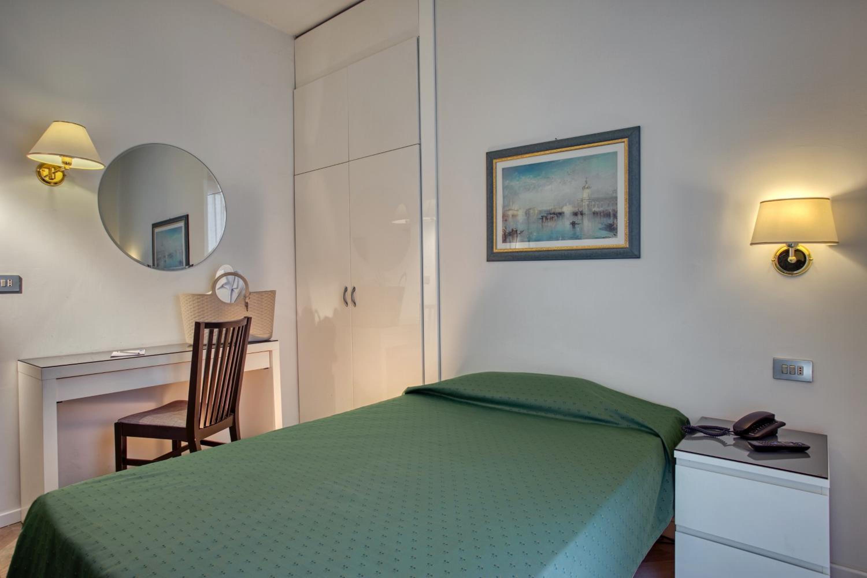 Economy Single Room photo 3