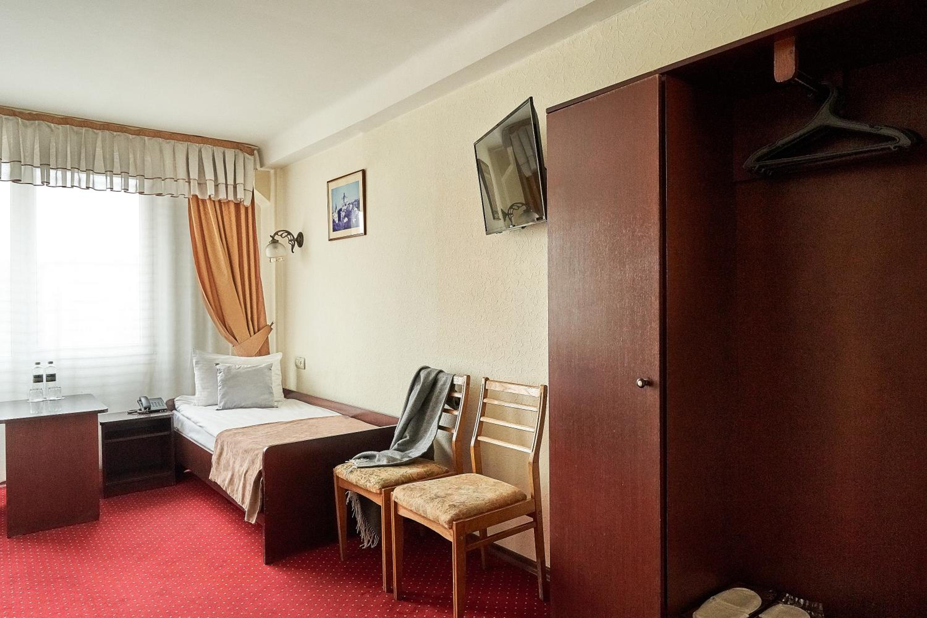 Standard Double or Twin Room photo 2