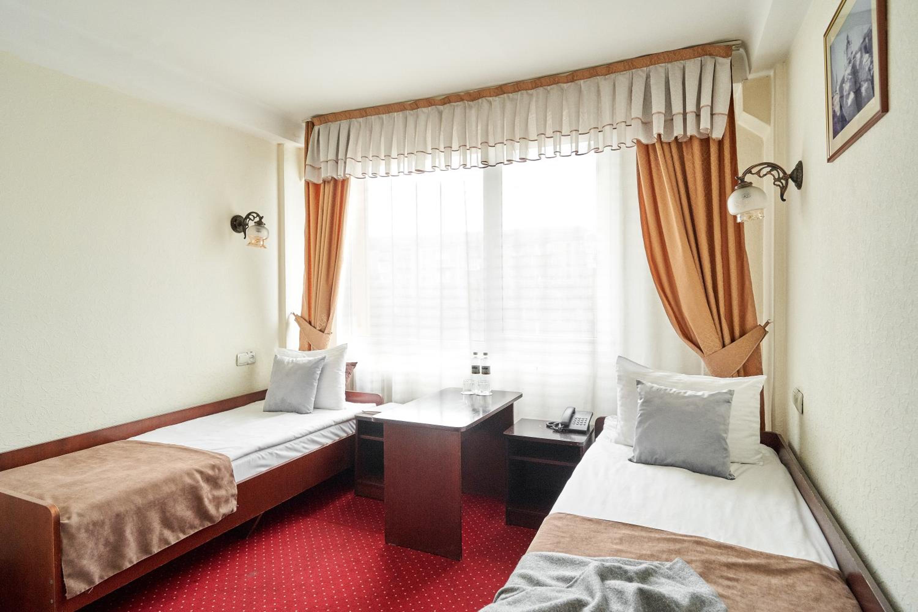 Standard Double or Twin Room photo 1