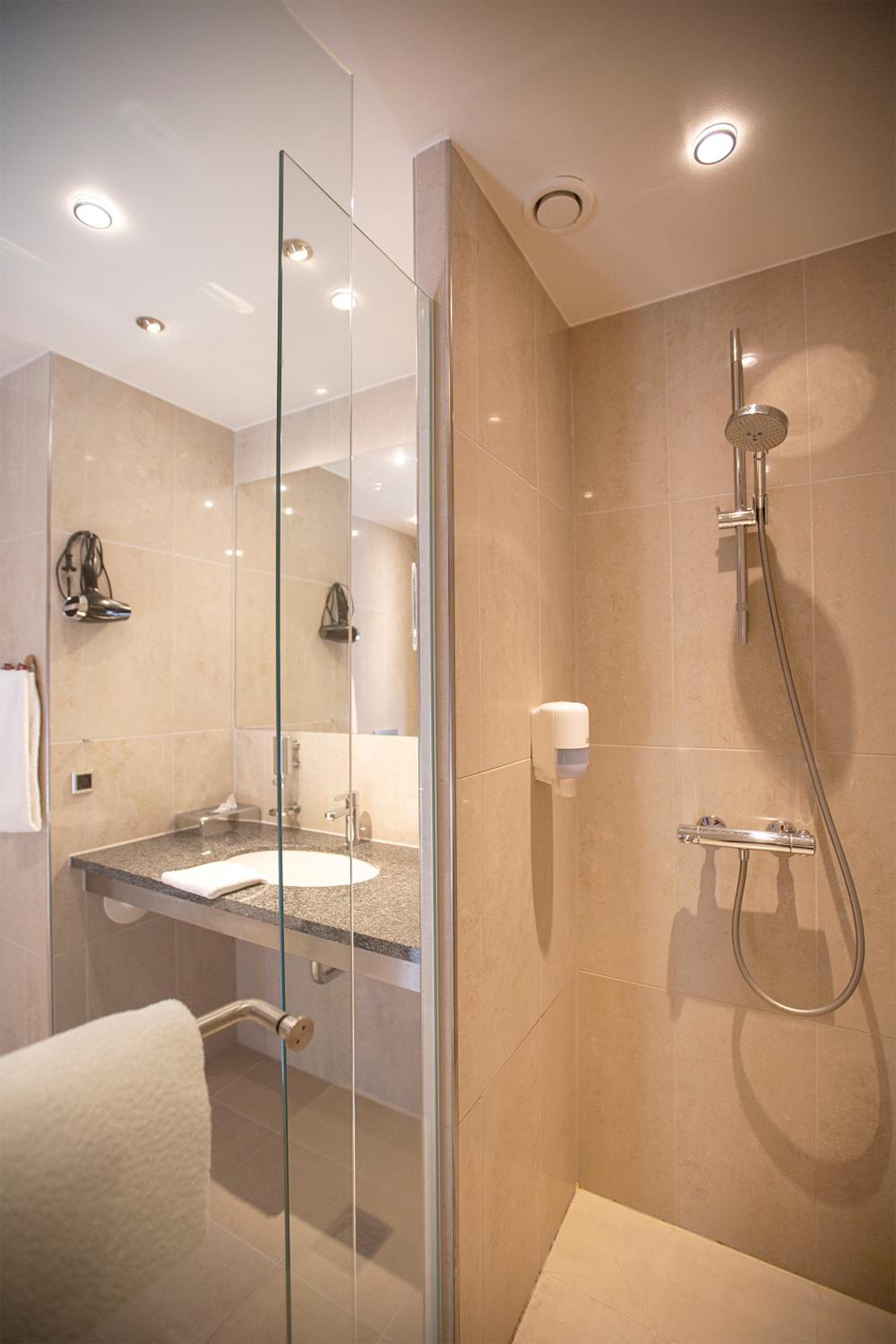 Standard Double Room - Photo 2