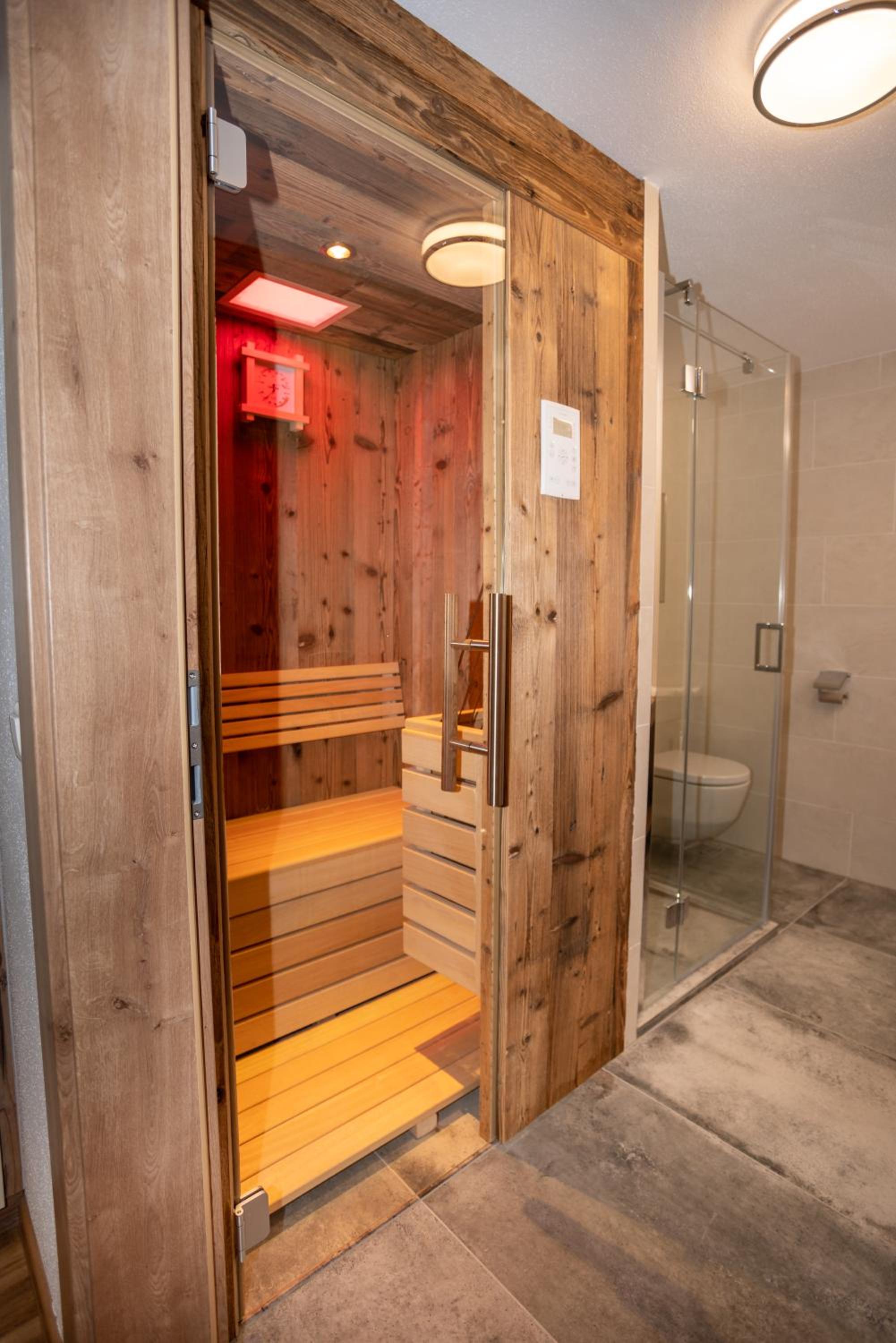 Apartment with Sauna photo 2
