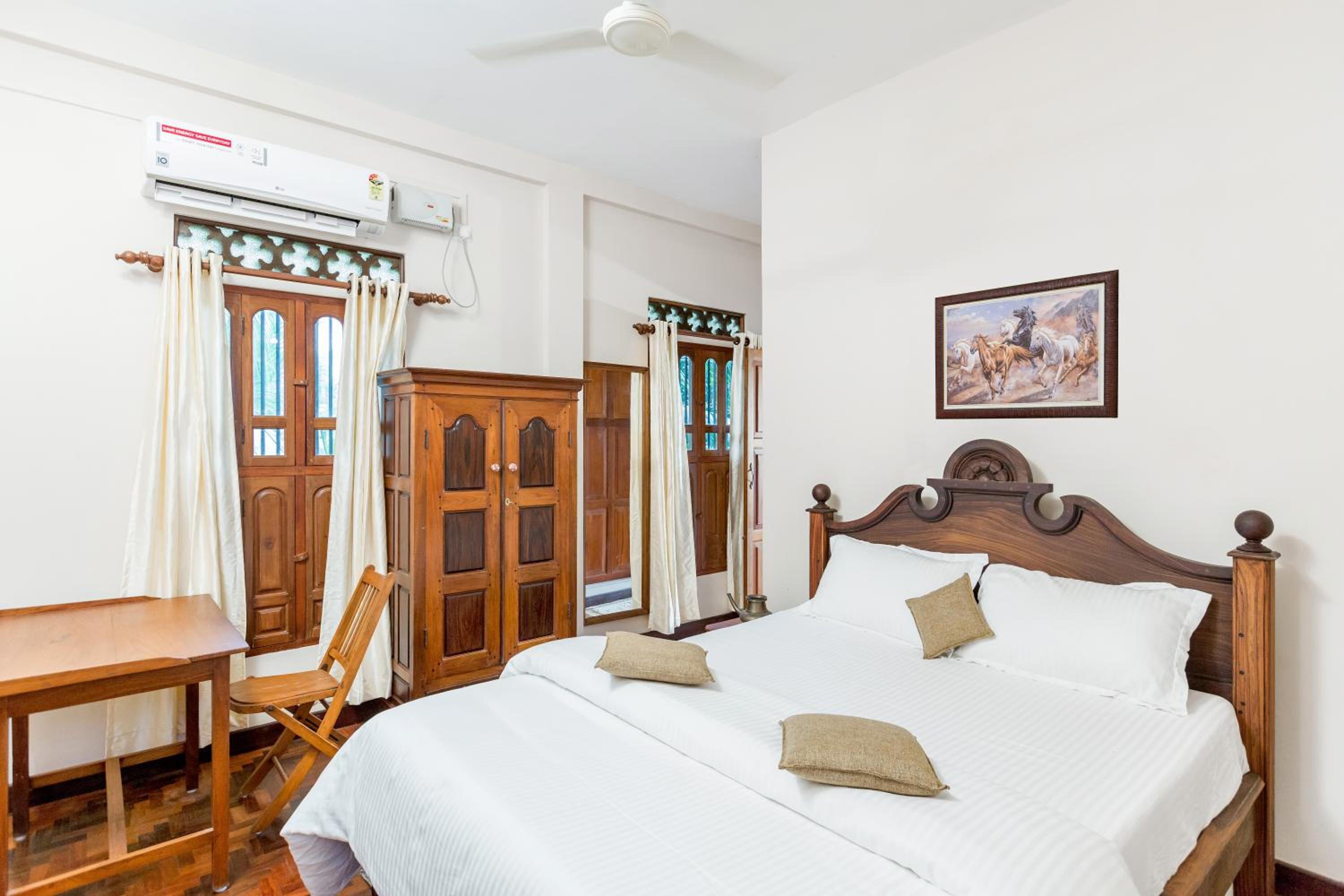 Deluxe Double Room (2 Adults + 1 Child)