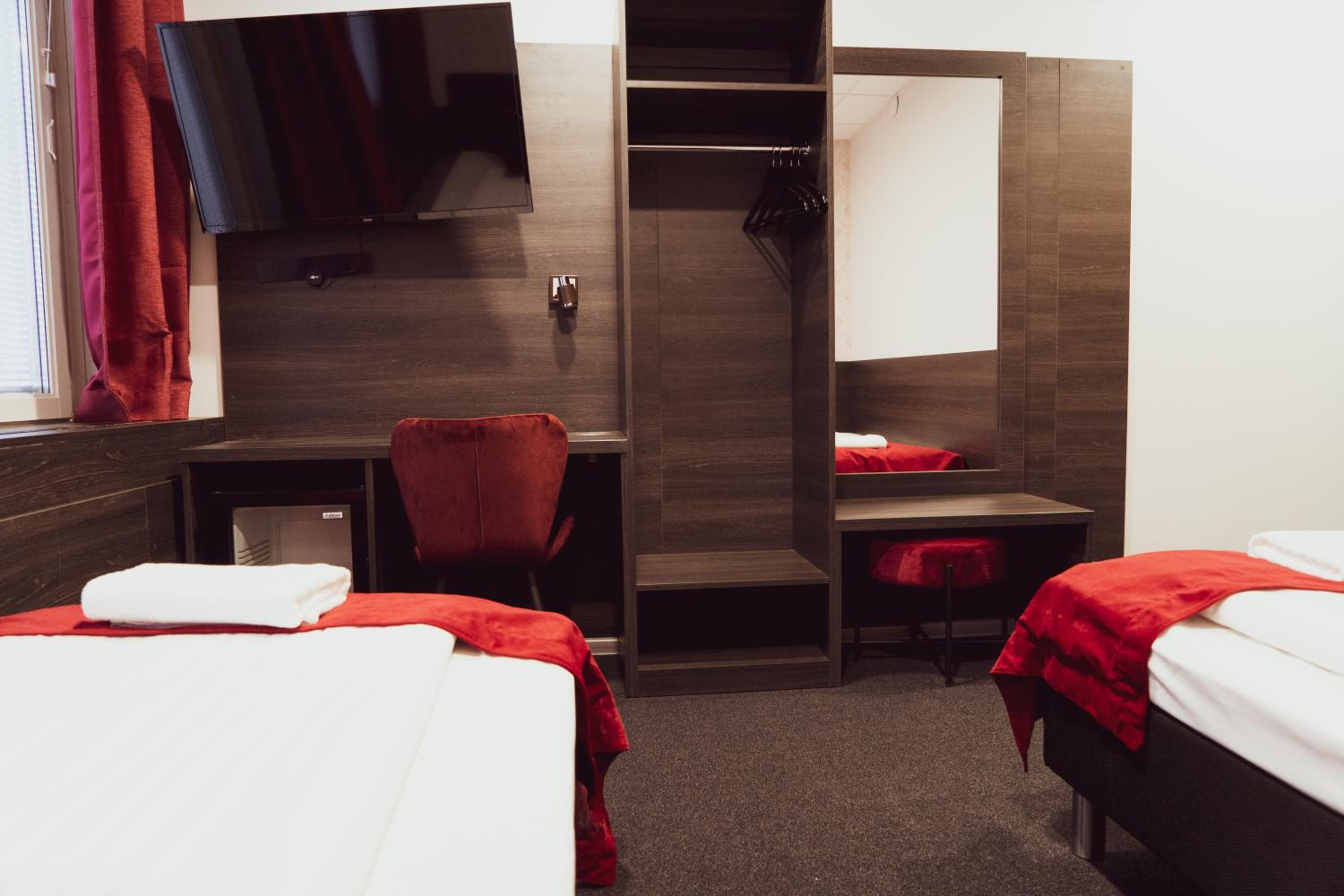 Standard Double Room - Photo 5