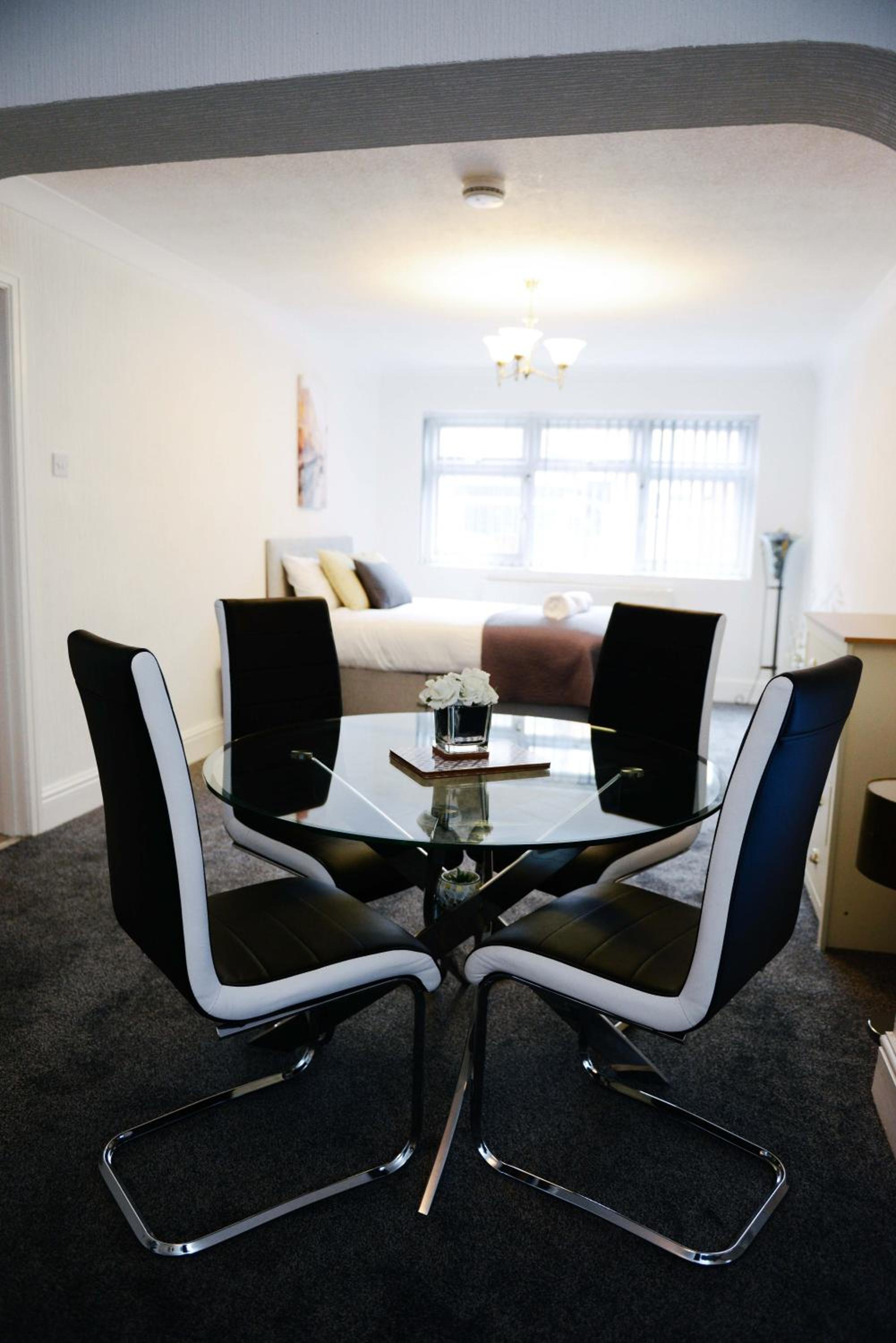 Deluxe Apartment Ground Floor photo 2