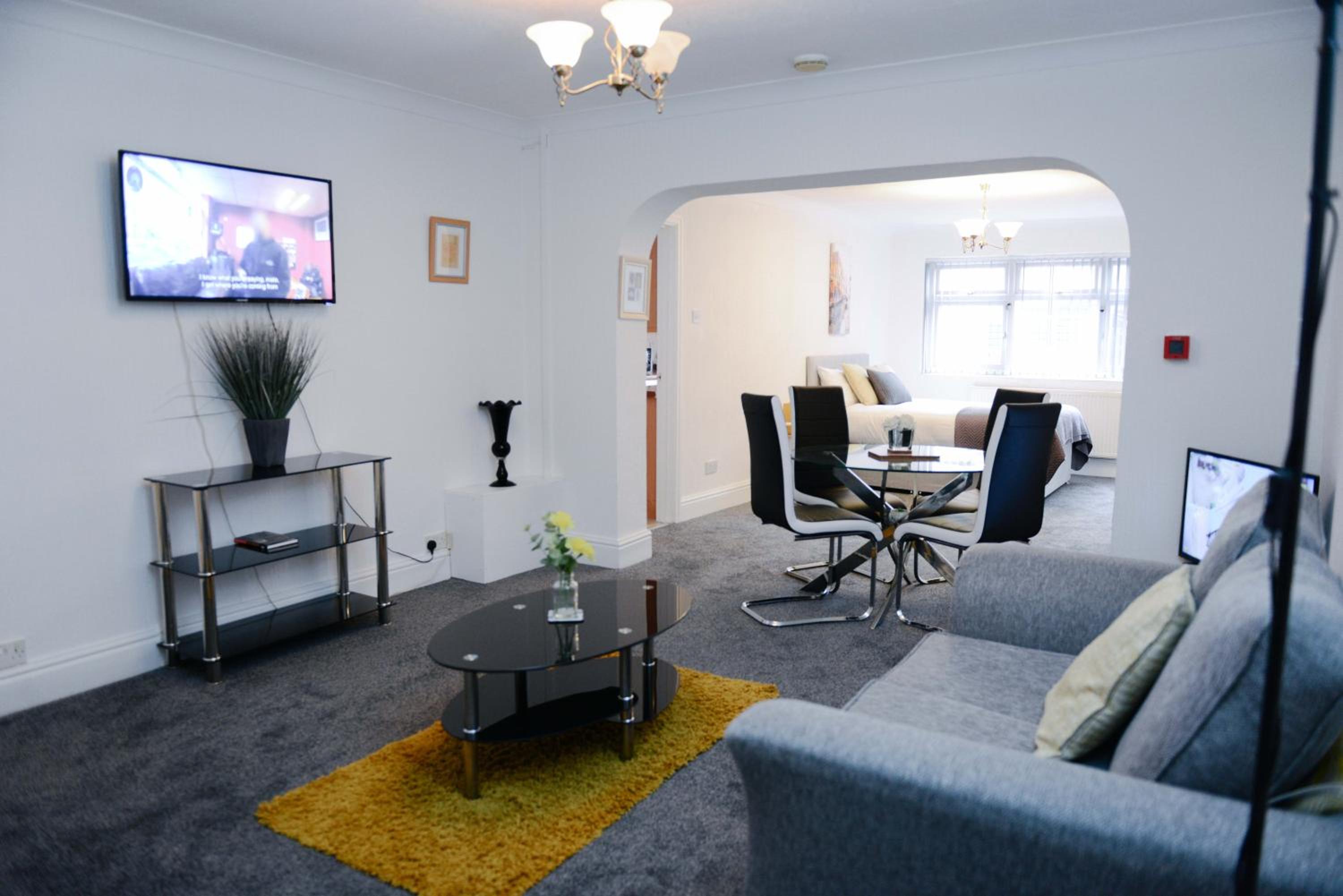 Deluxe Apartment Ground Floor photo 1