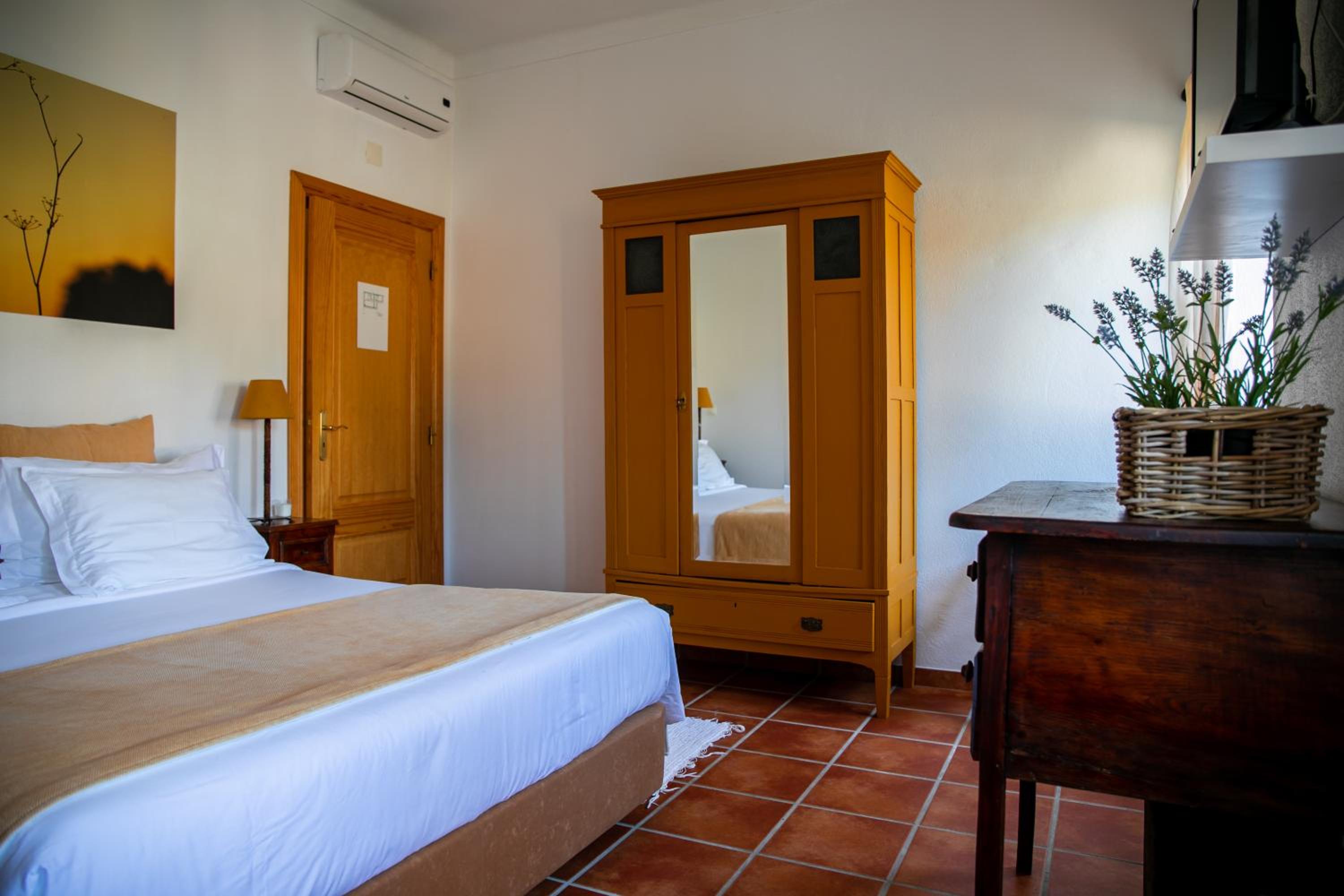 Standard Double Room photo 3
