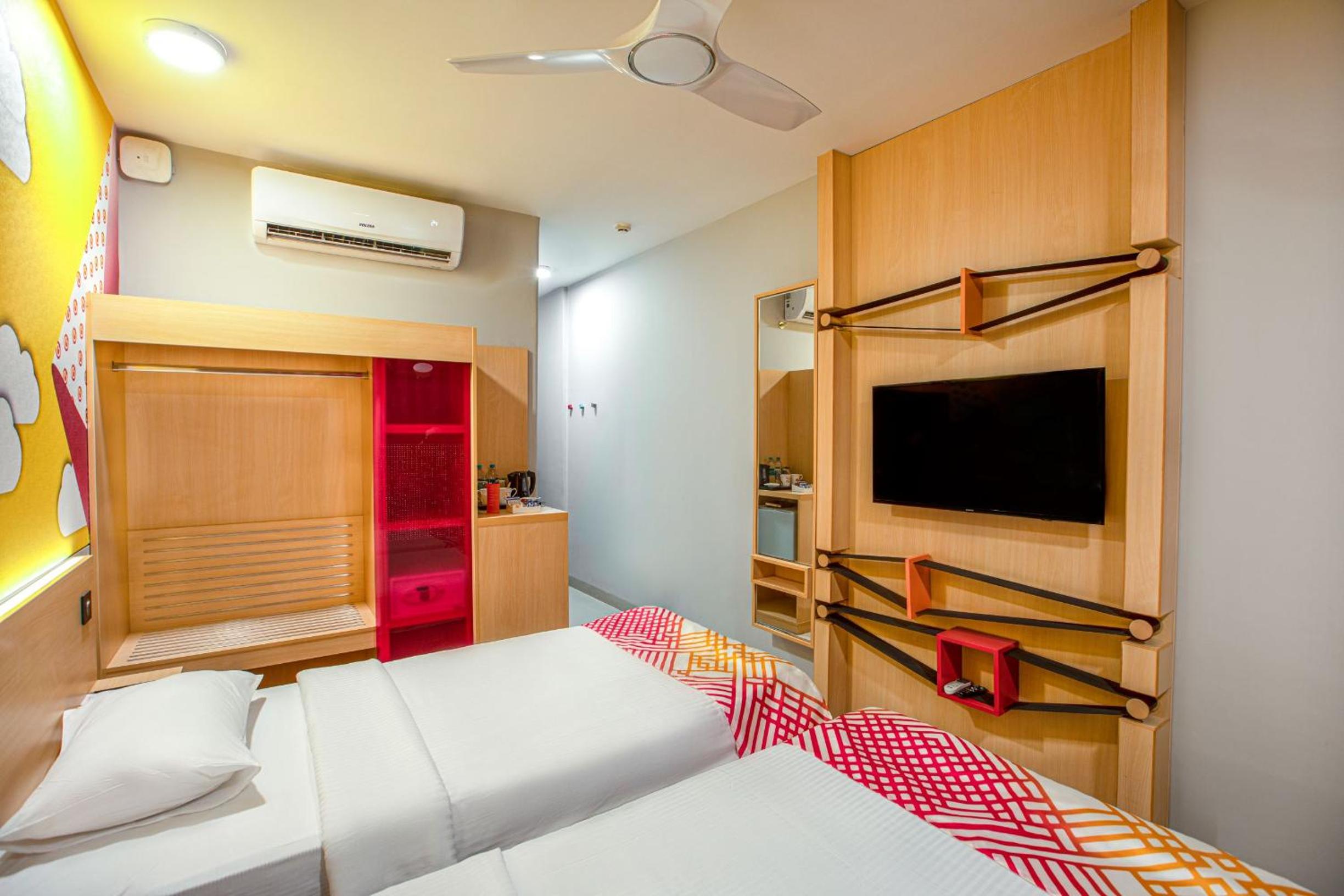 Luxe Queen Room - Photo 5