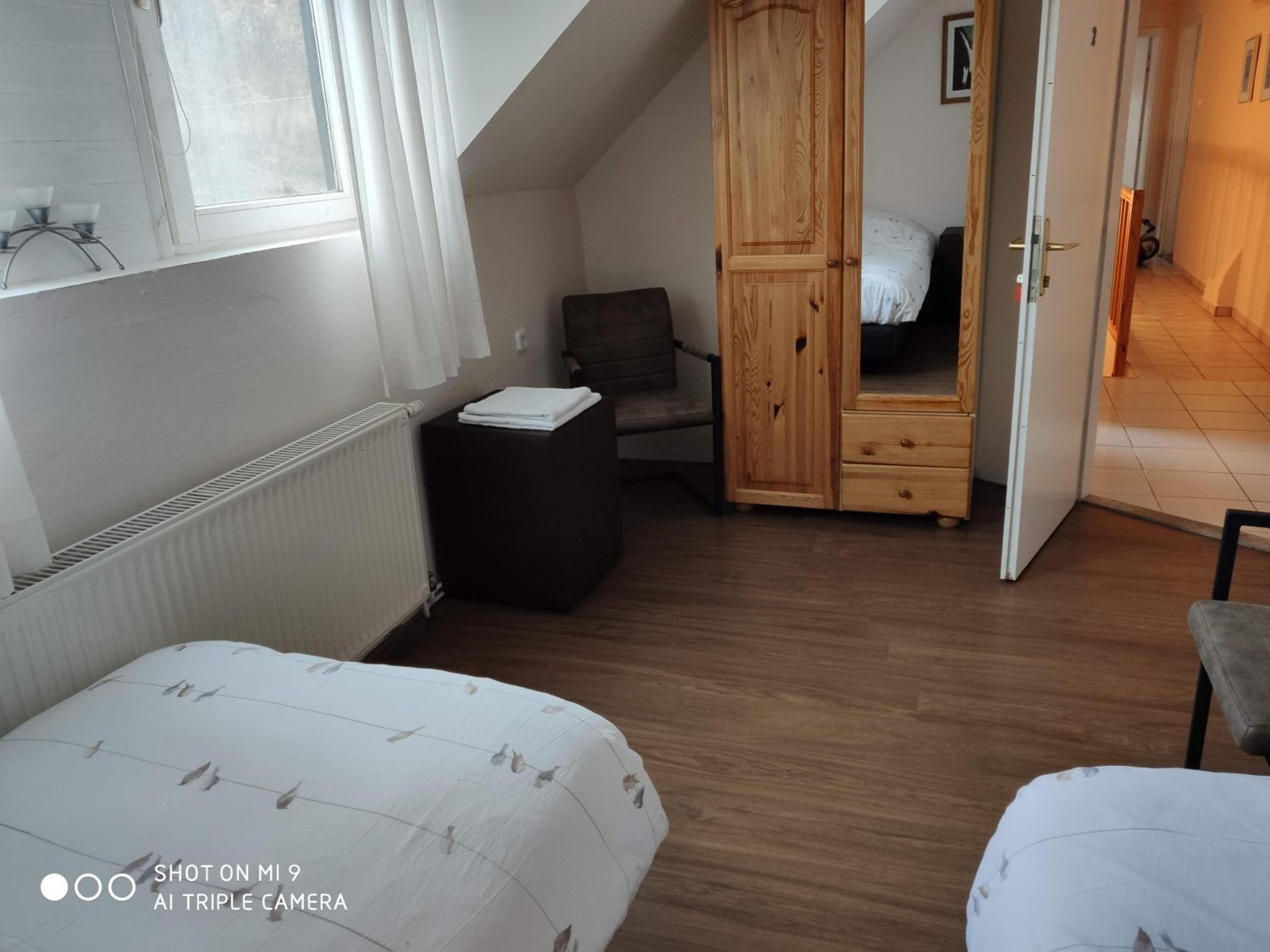 Twin Room with Bathroom photo 3