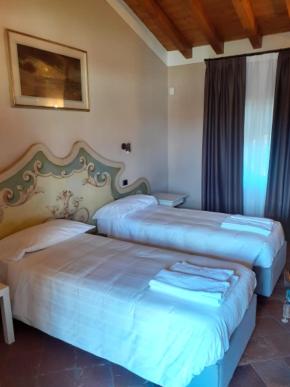 Twin Room - Photo 1