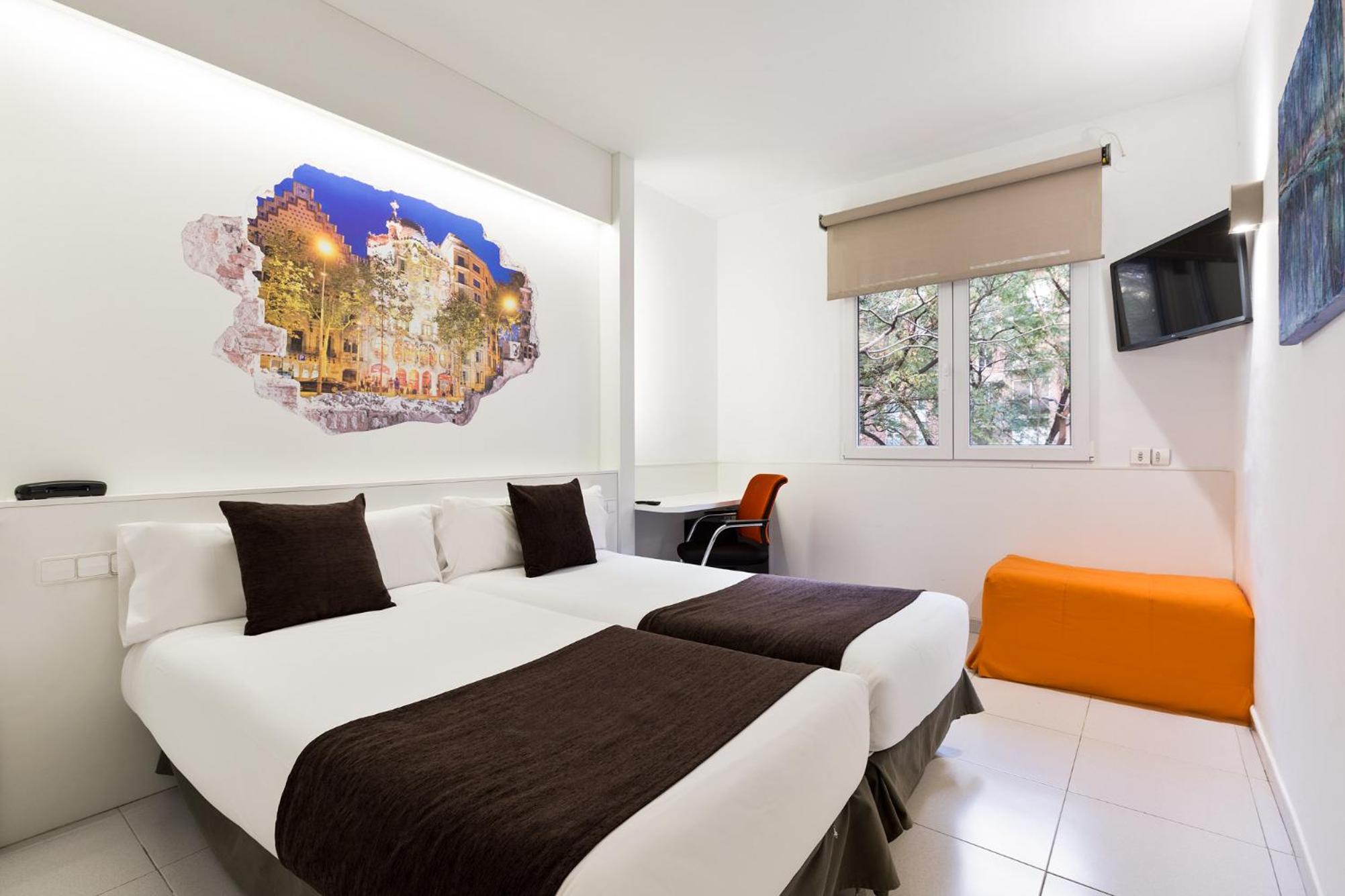 Twin Room with Extra Bed photo 3