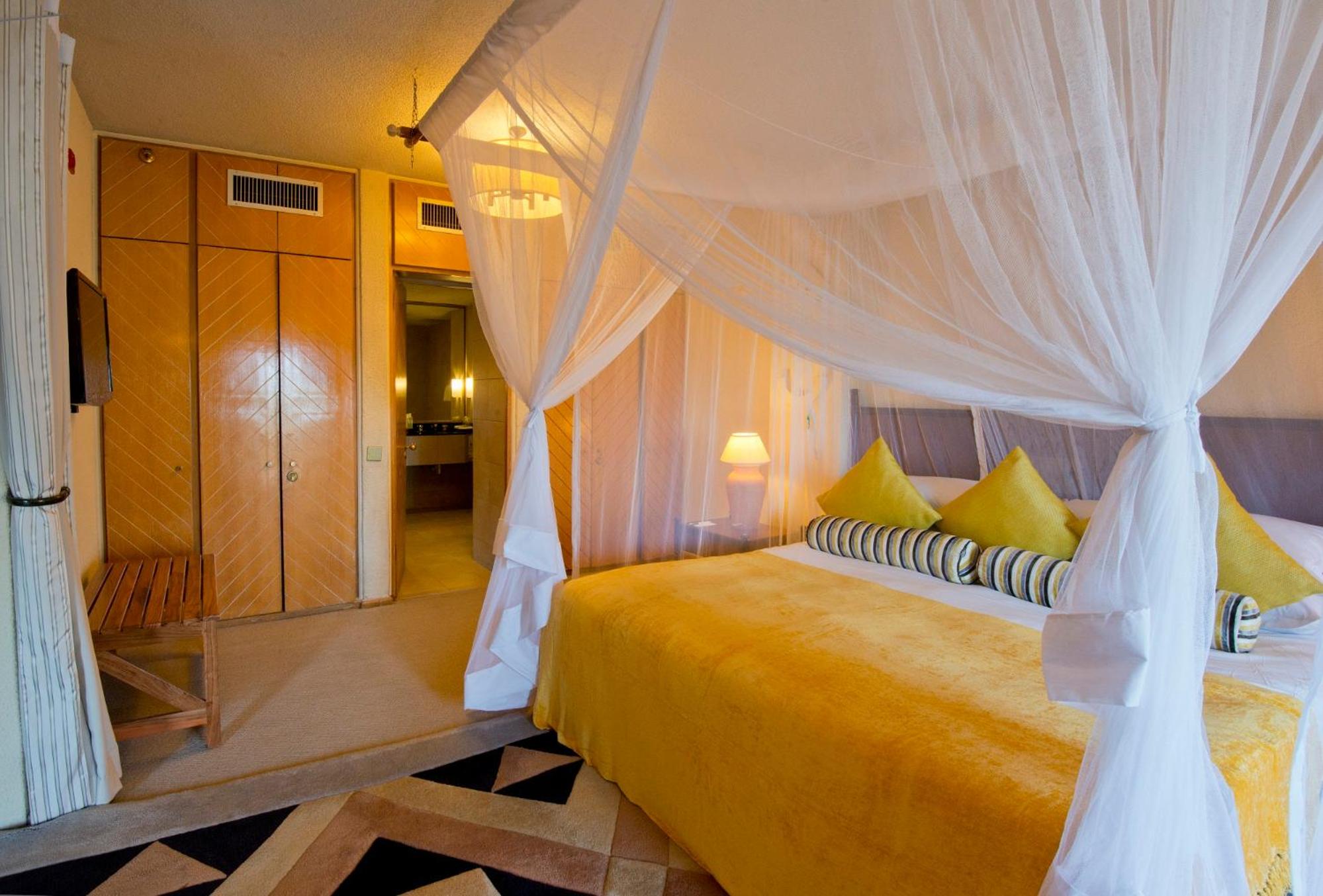 Executive Suite - Photo 1