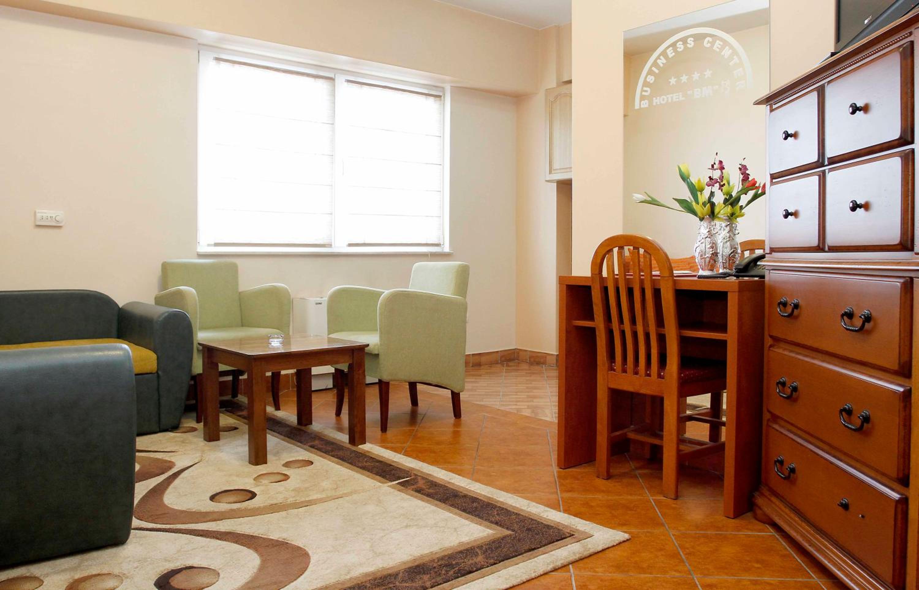 One-Bedroom Apartment - Photo 1