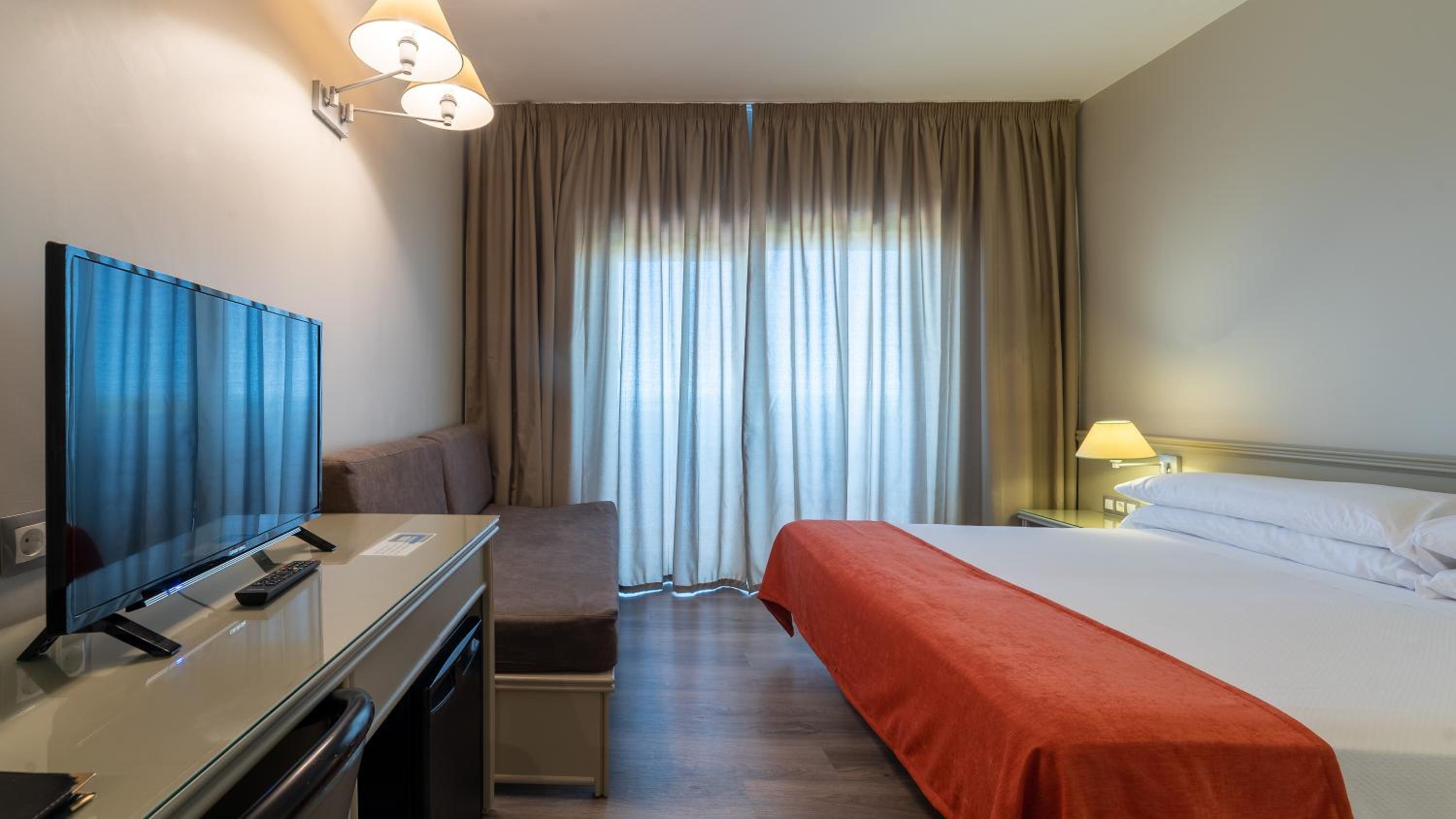 Twin Room - Photo 9