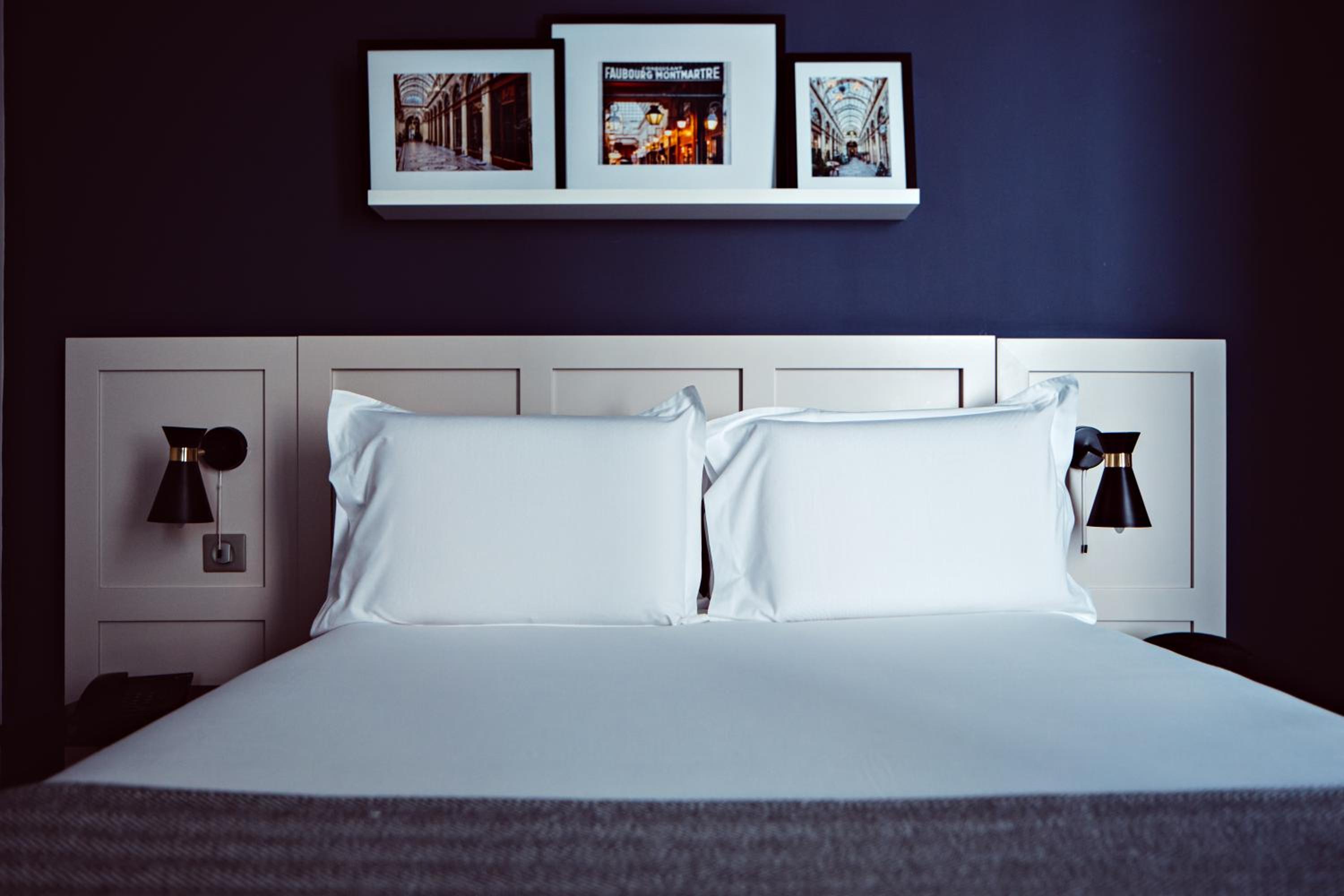 Deluxe Double Room with Bath photo 2