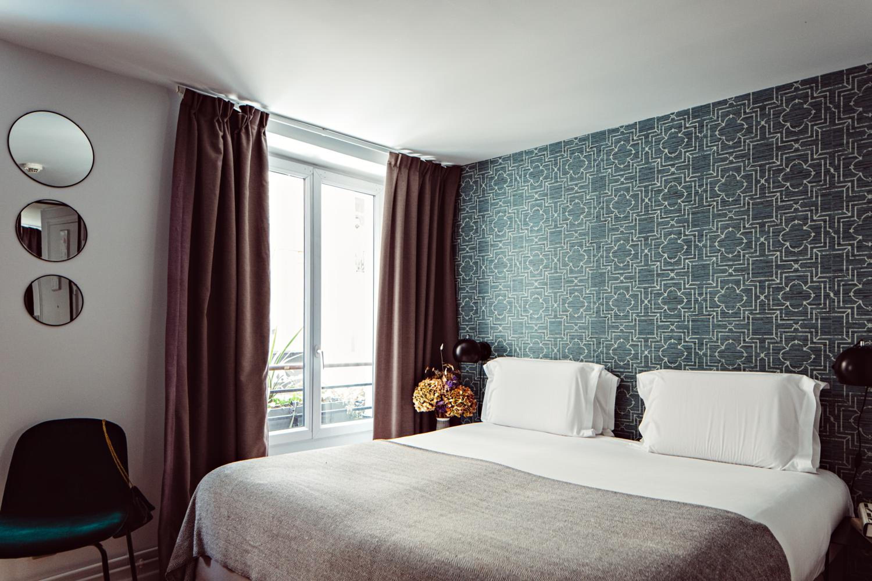 Deluxe Double Room with Bath photo 1