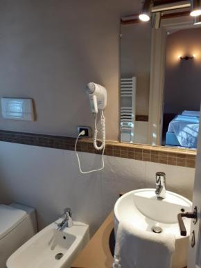 Double Room - Photo 5