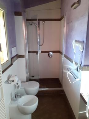 Double Room - Photo 13