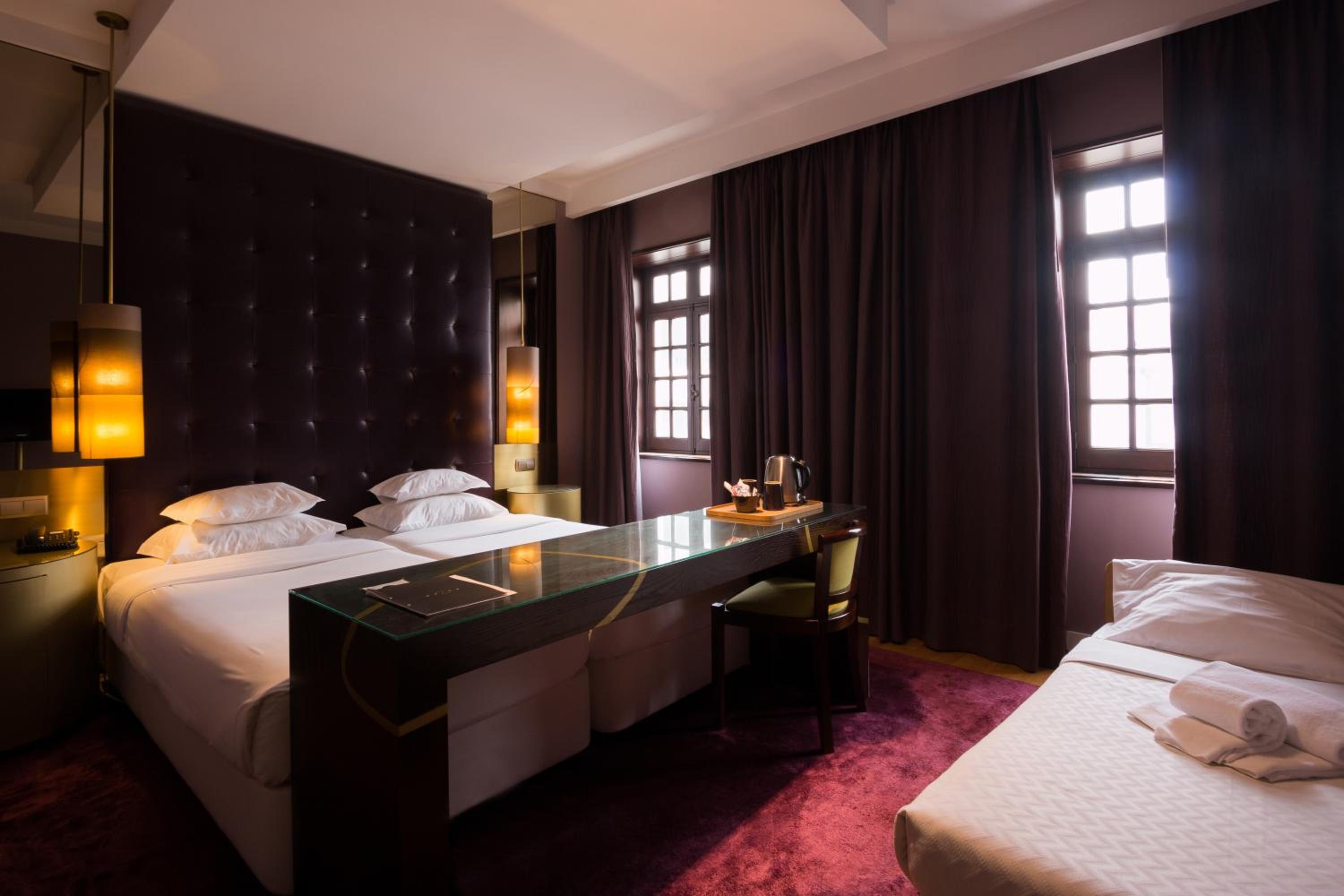 Double or Twin Room with Extra Bed - Photo 1
