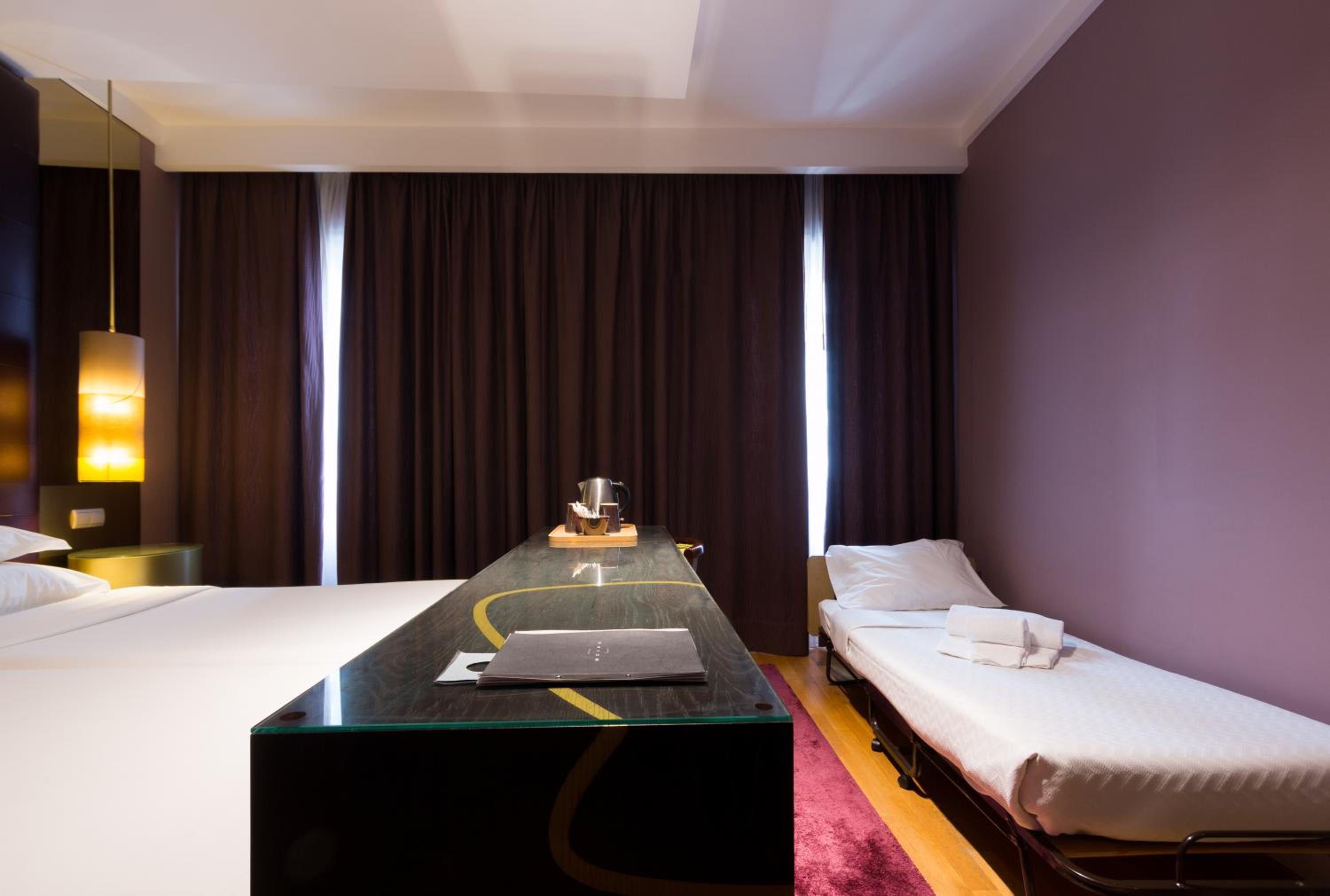 Double or Twin Room with Extra Bed - Photo 3