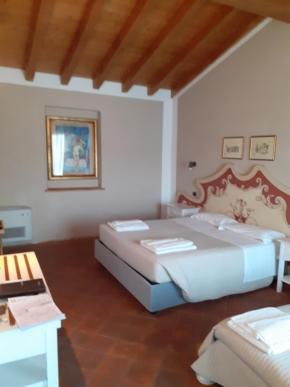 Double Room - Photo 6