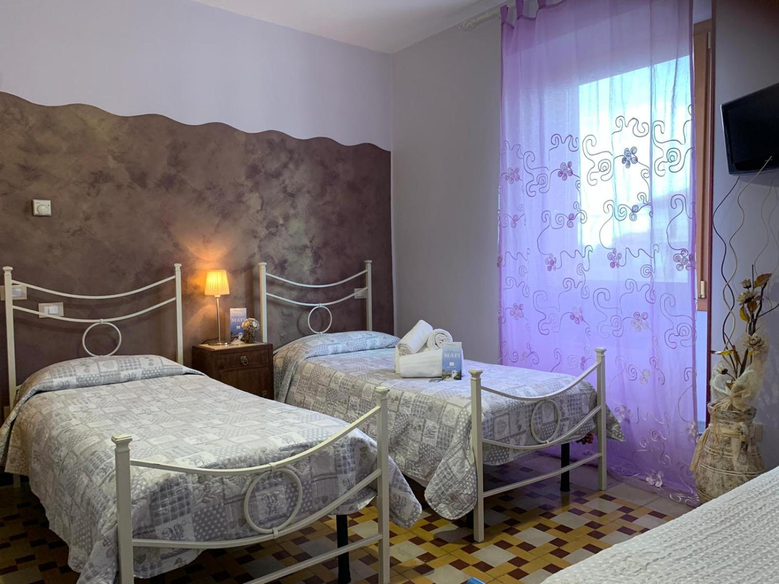 Triple Room with Private External Bathroom photo 1