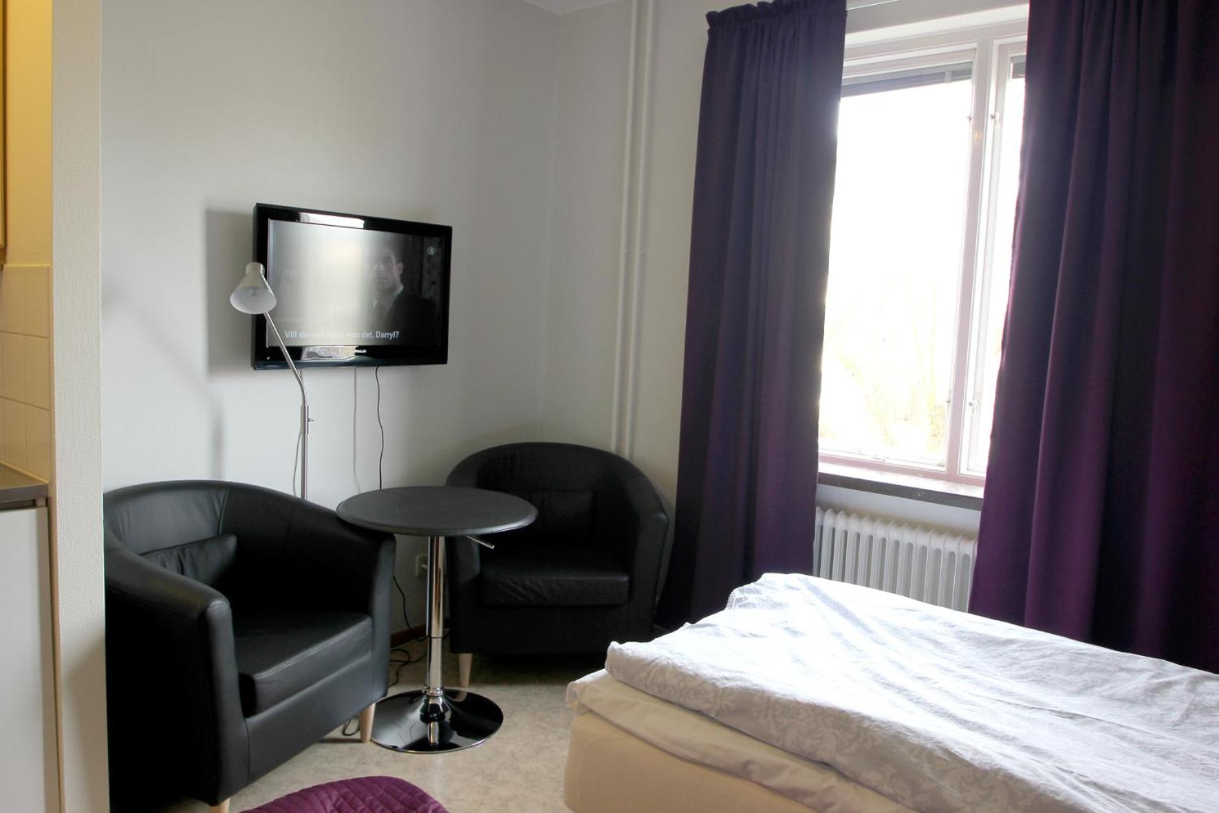 Twin Room with Private Bathroom - Photo 3