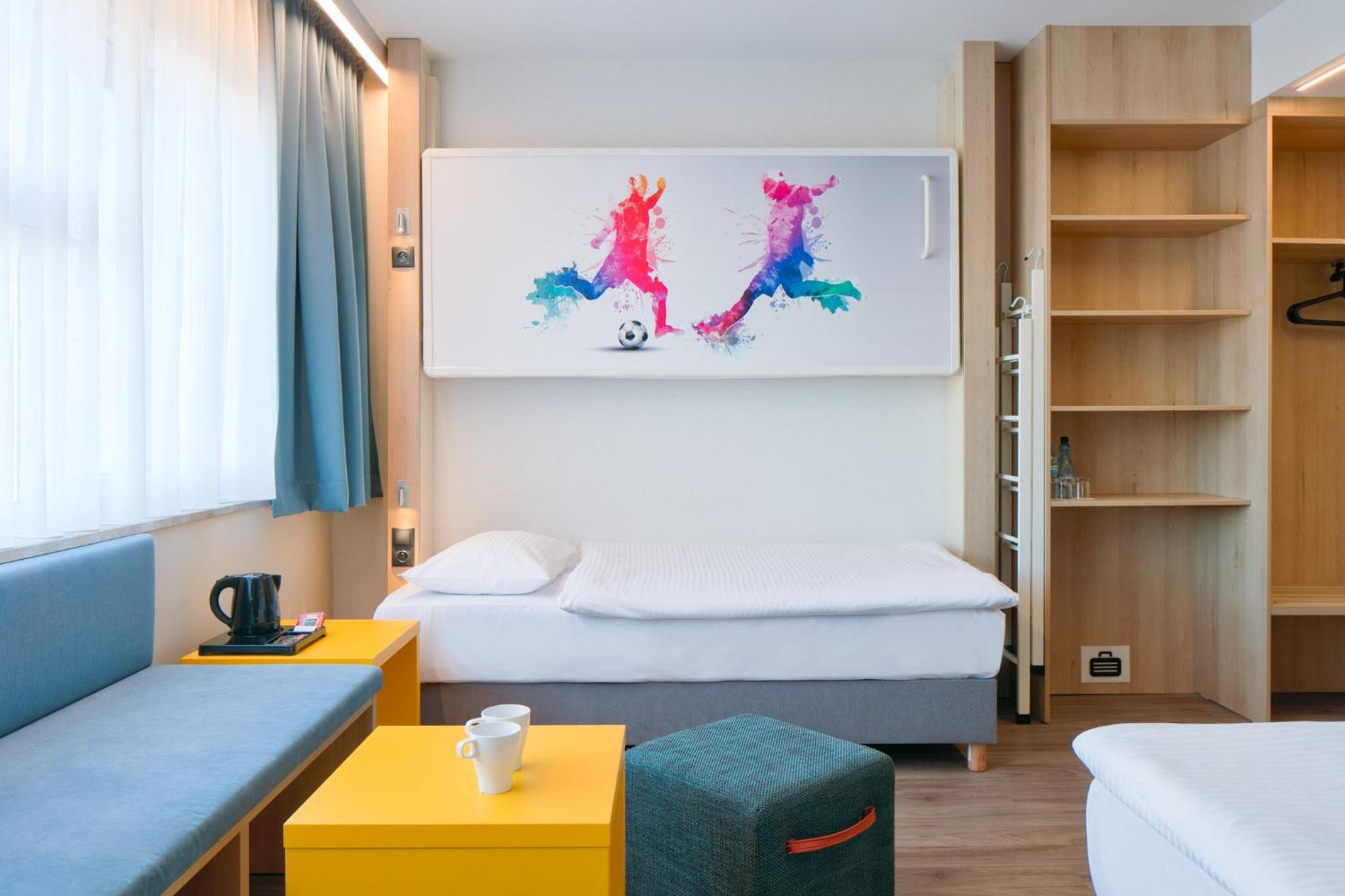 Triple Room with Private Bathroom - Photo 10