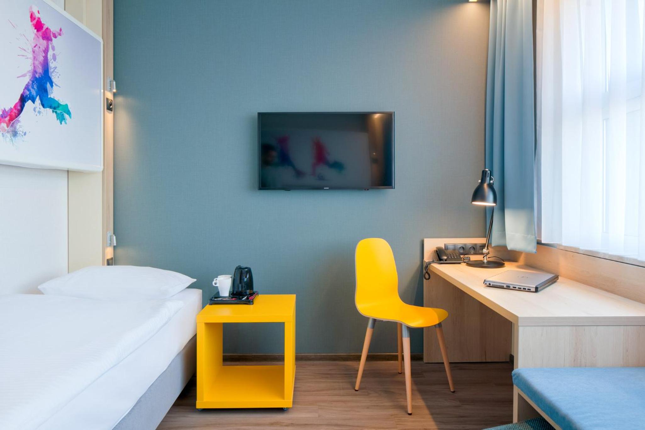 Triple Room with Private Bathroom - Photo 6