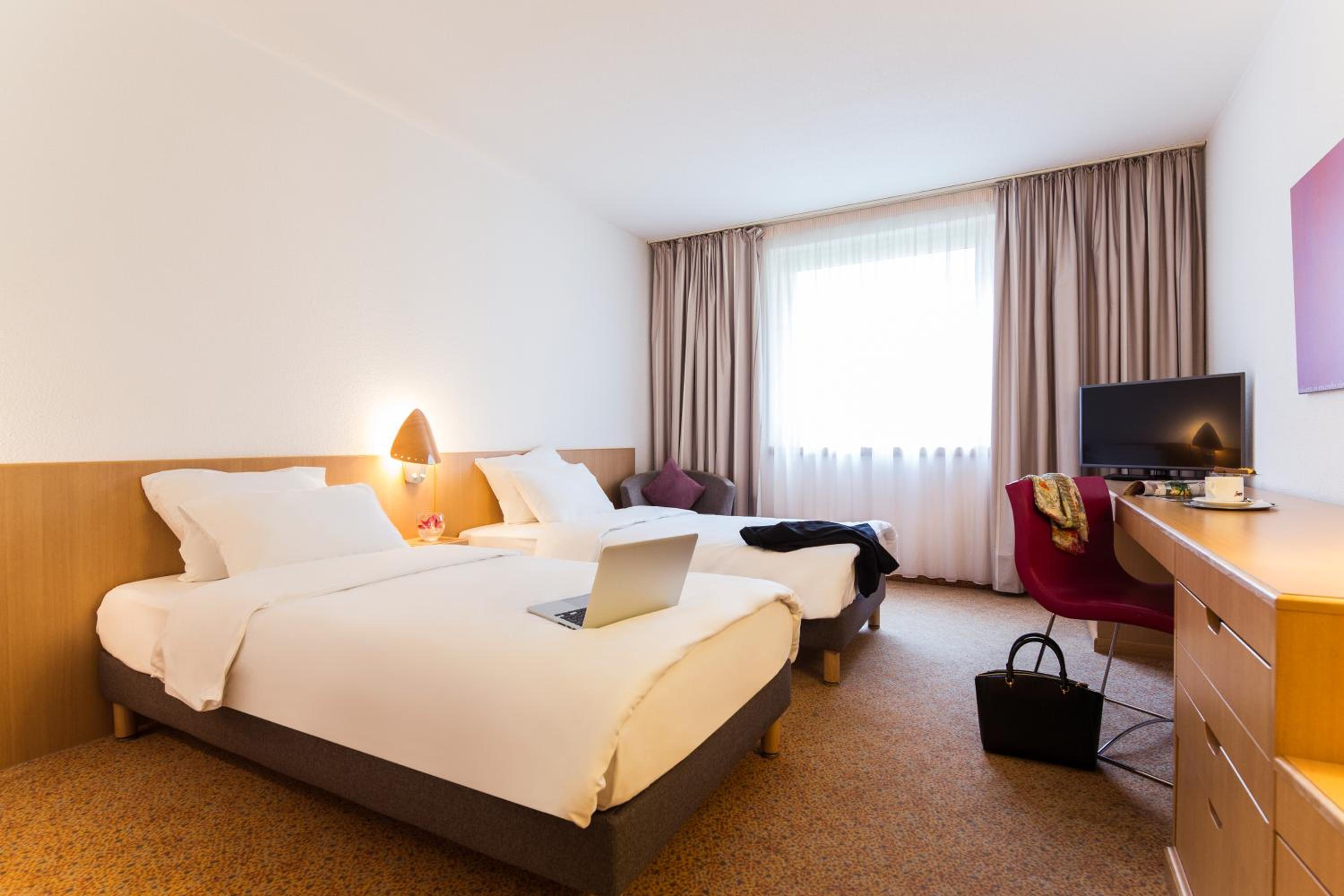 Standard Twin Room - Photo 6