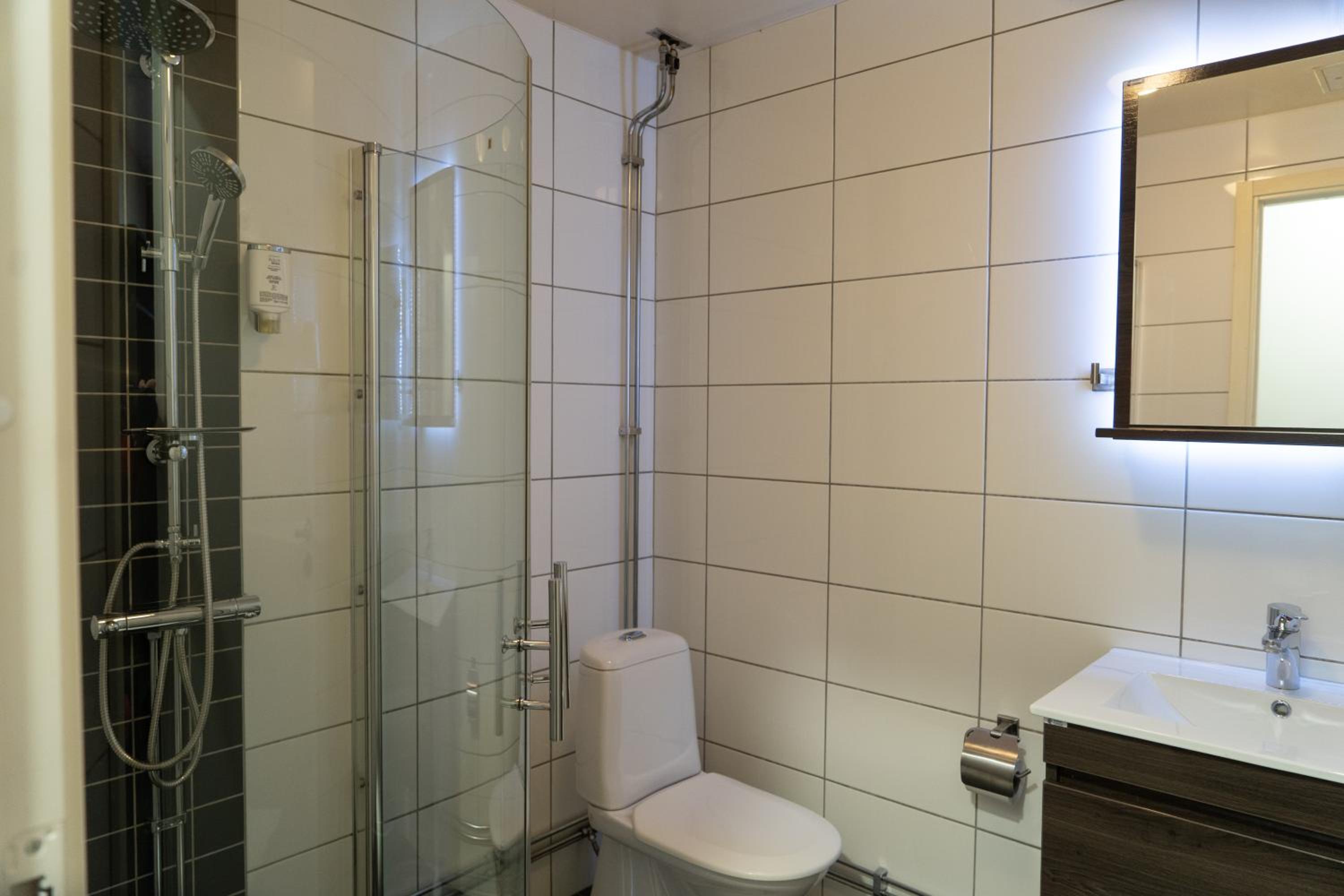 Standard Double Room - Photo 9