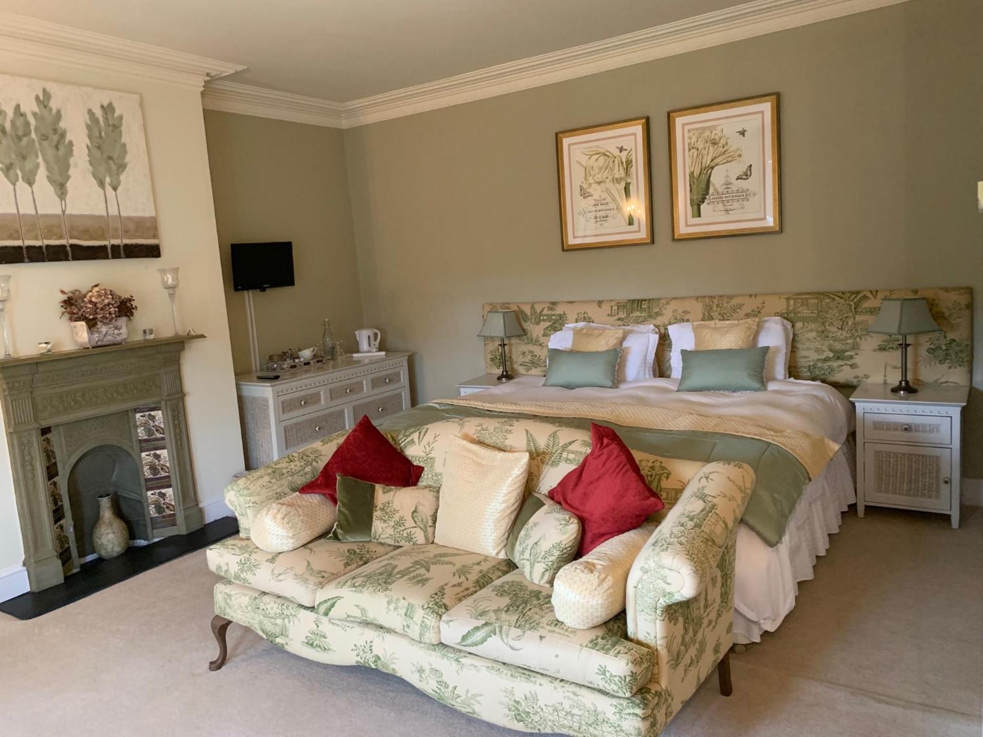 Standard Single Room With Shared Bathroom photo 2