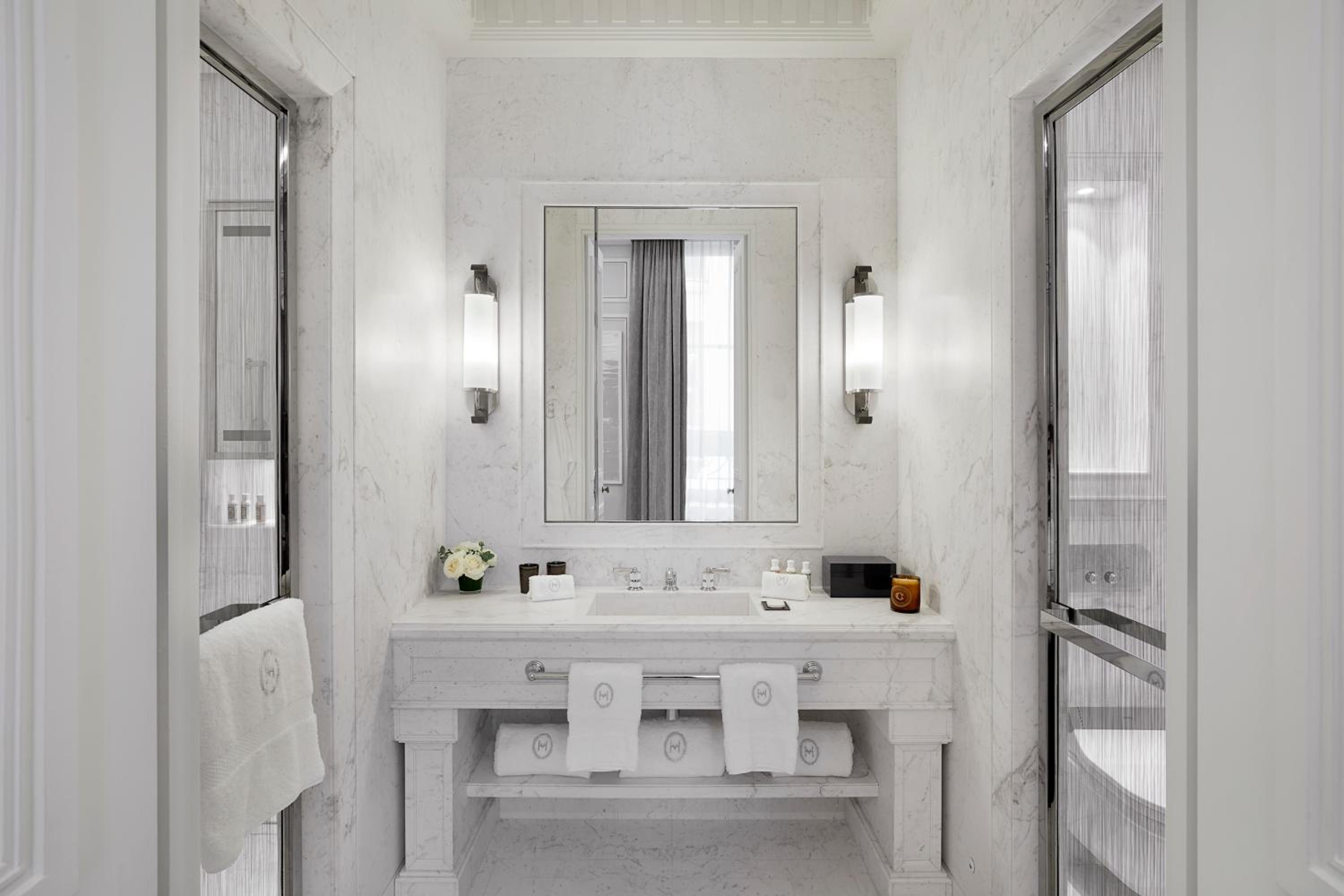 Deluxe Suite With Private Access To Jacuzzi, Sauna And Hamman