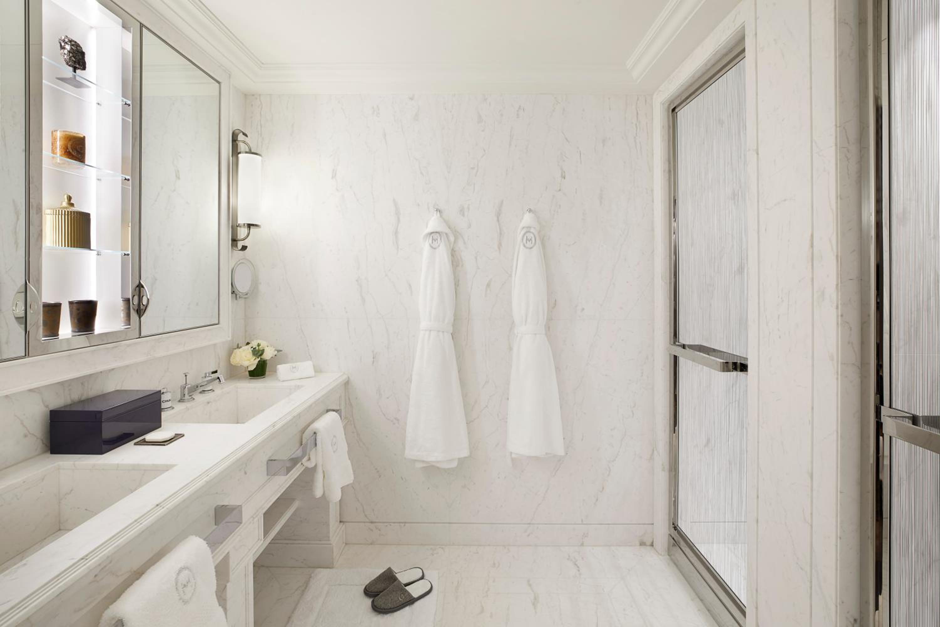 Deluxe Suite With Private Access To Jacuzzi, Sauna And Hamman