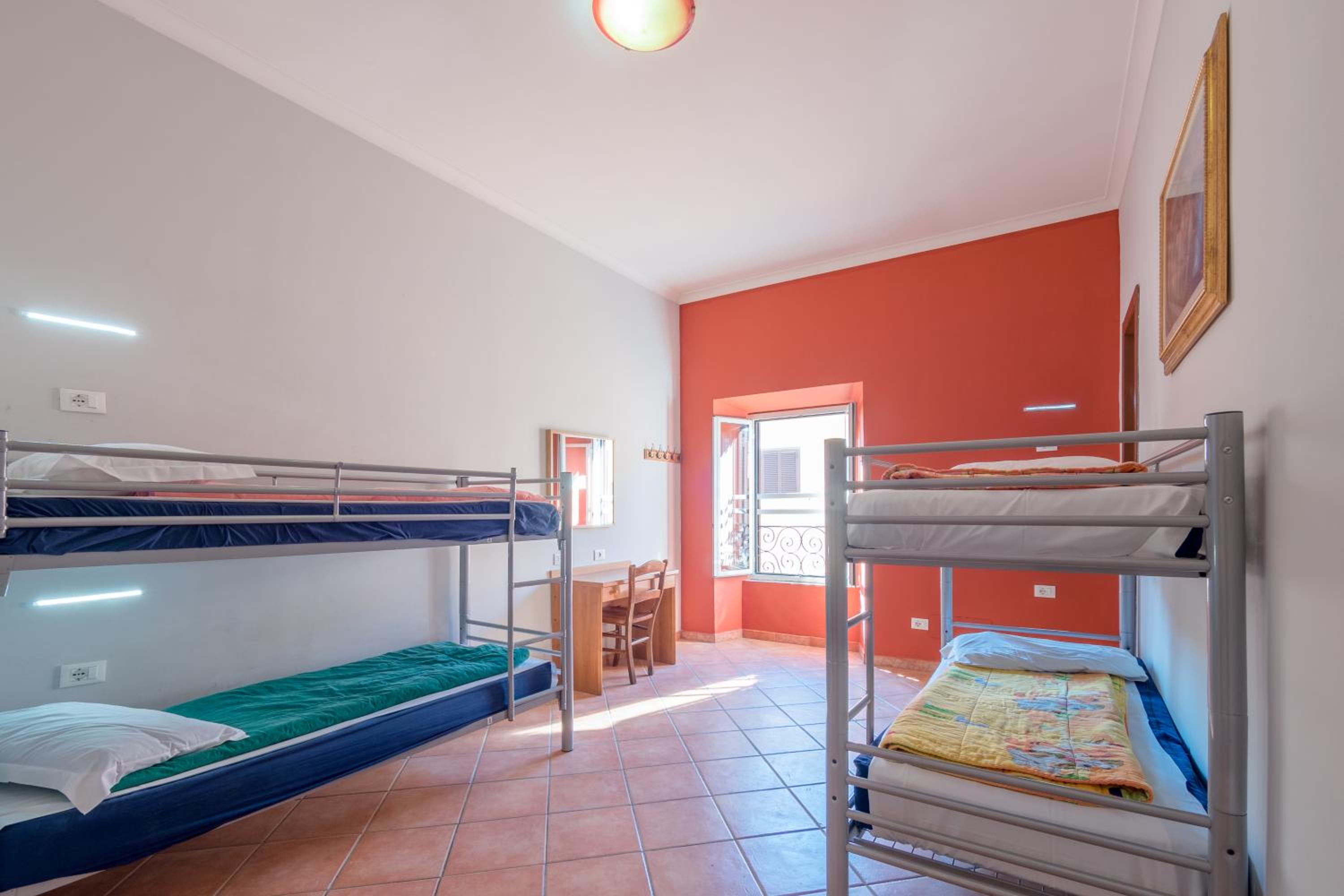 Bed in 6-Bed Female Dormitory Room photo 1