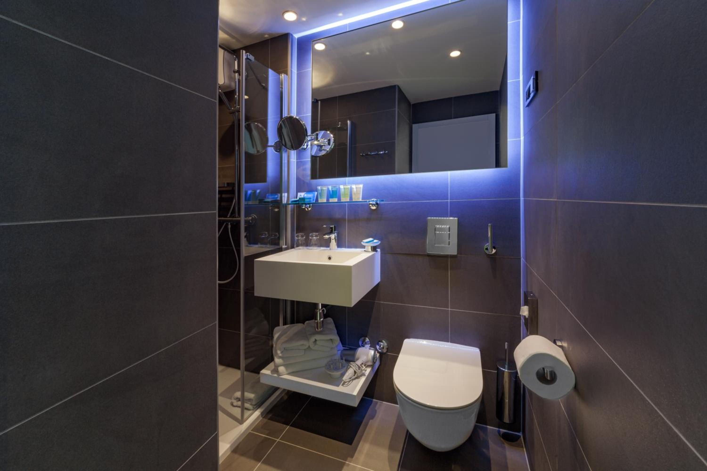 Standard Double Room with Balcony - Annex - Photo 3