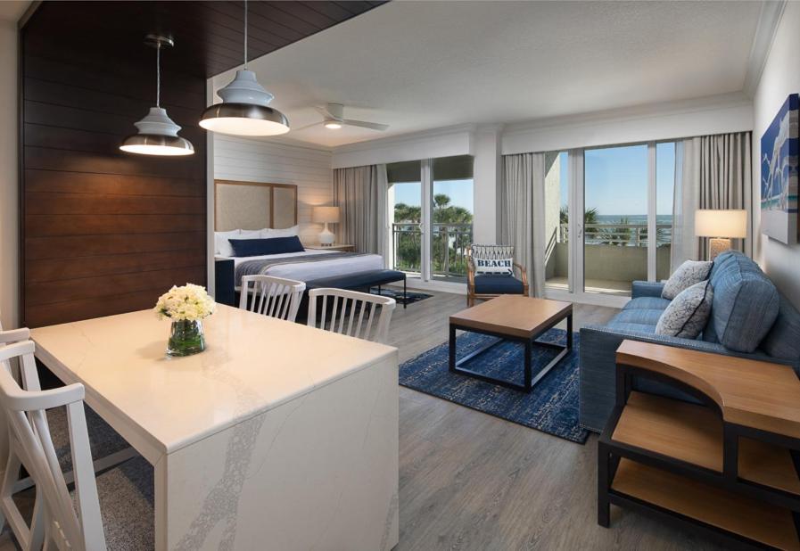King Studio with Sofa Bed and Gulf View