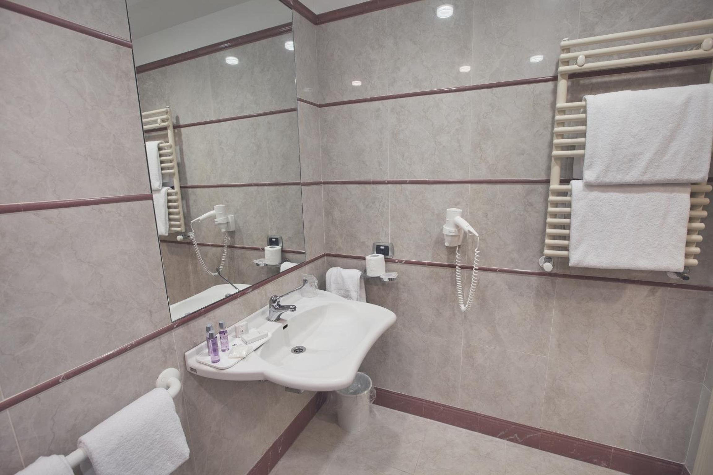 Classic Triple Room photo 2