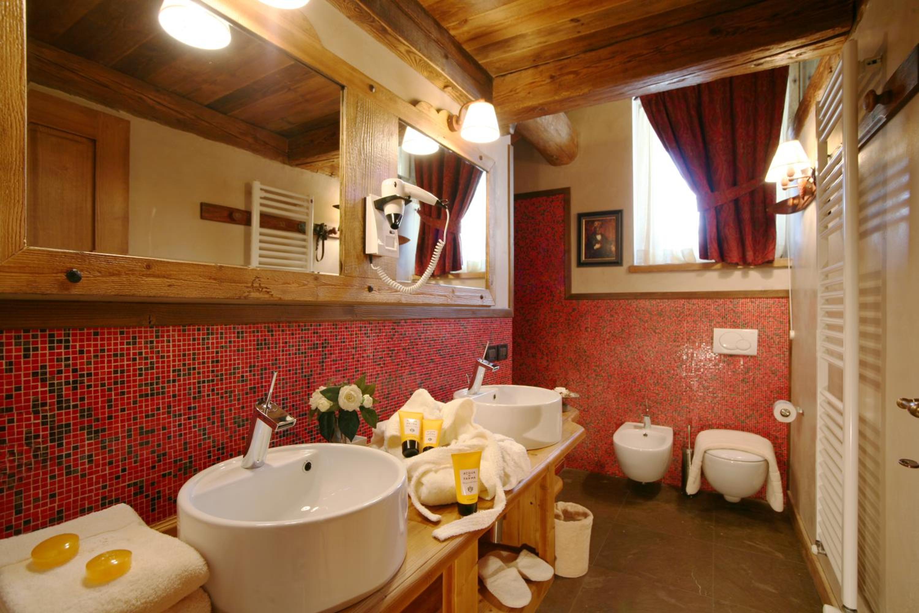Suite with Spa Bath photo 2