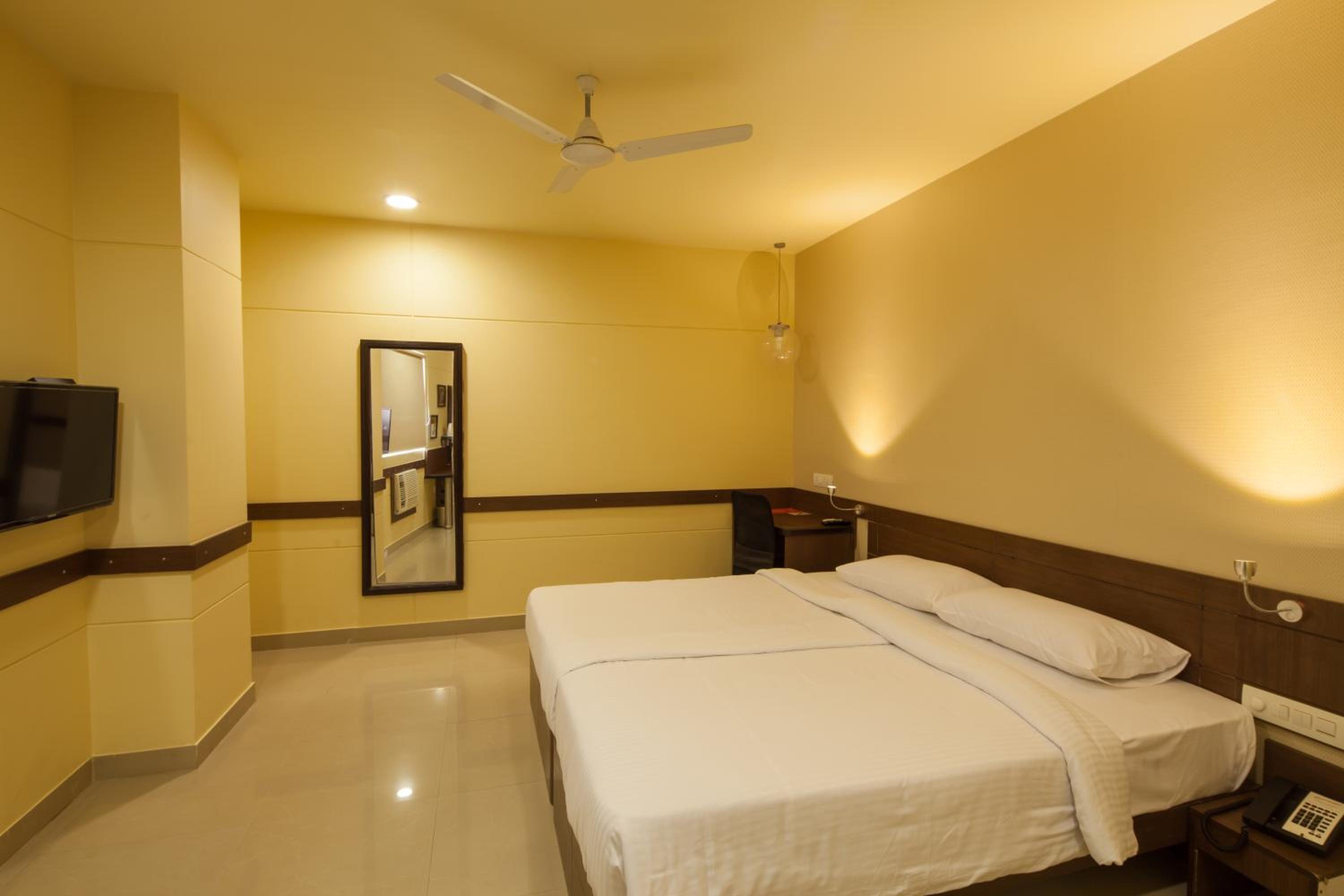 Day use Room - Same day check in and check out - 9 am to 5 pm photo 2
