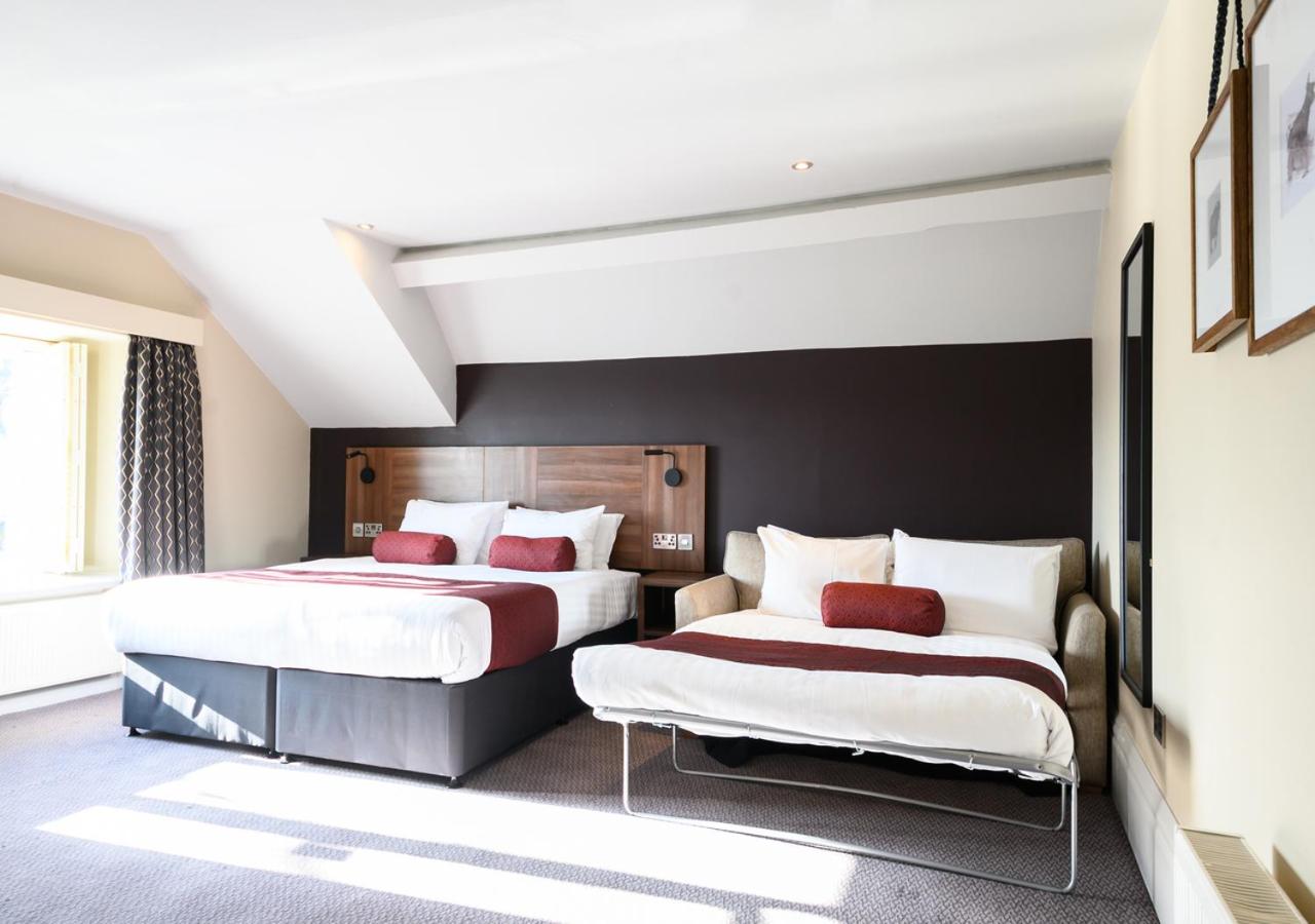 Family Room (2 Adults + 2 Children)