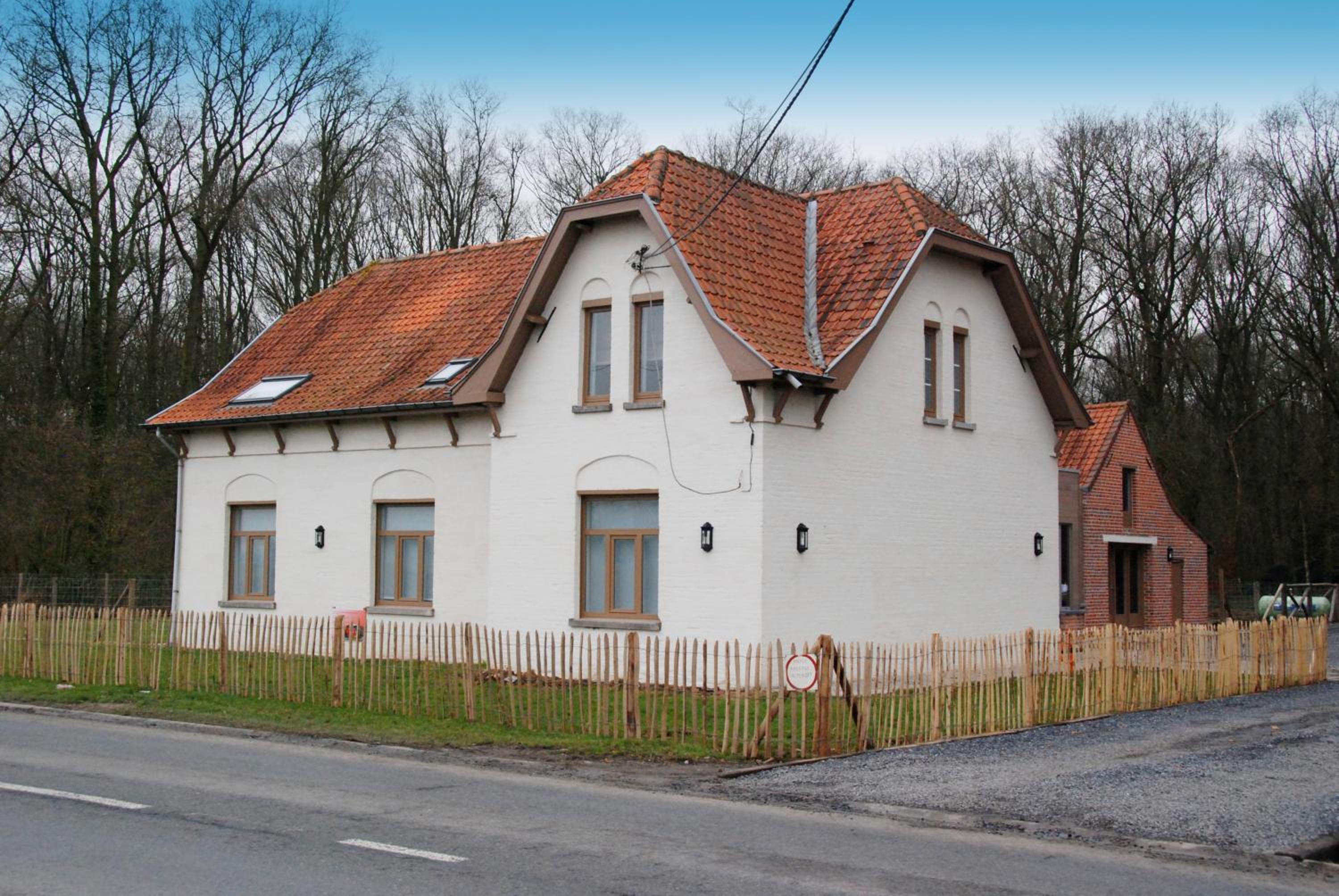 Seven-Bedroom House photo 1