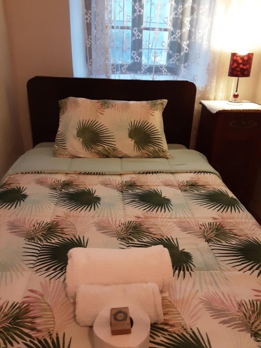 Single Room with Shared Toilet photo 2