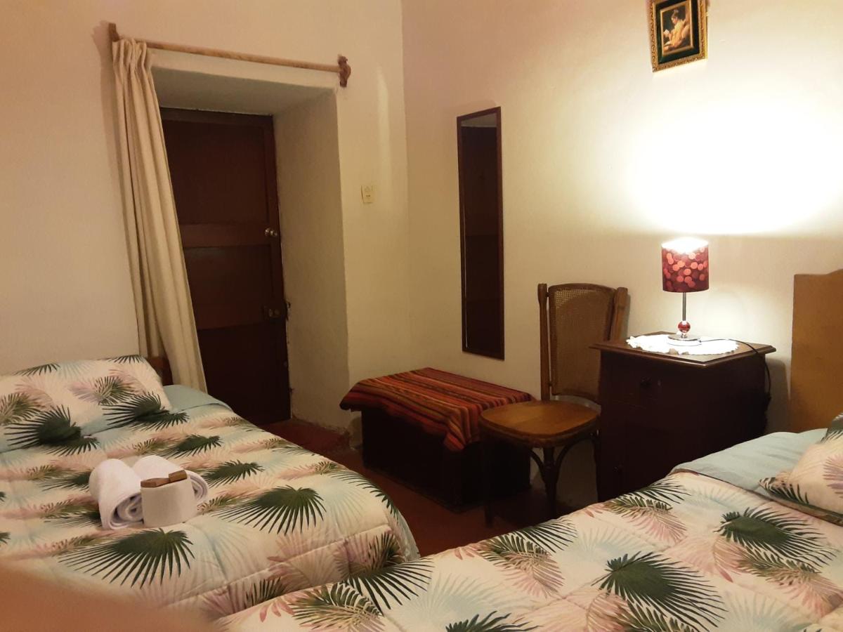 Double Room with Shared Bathroom photo 2