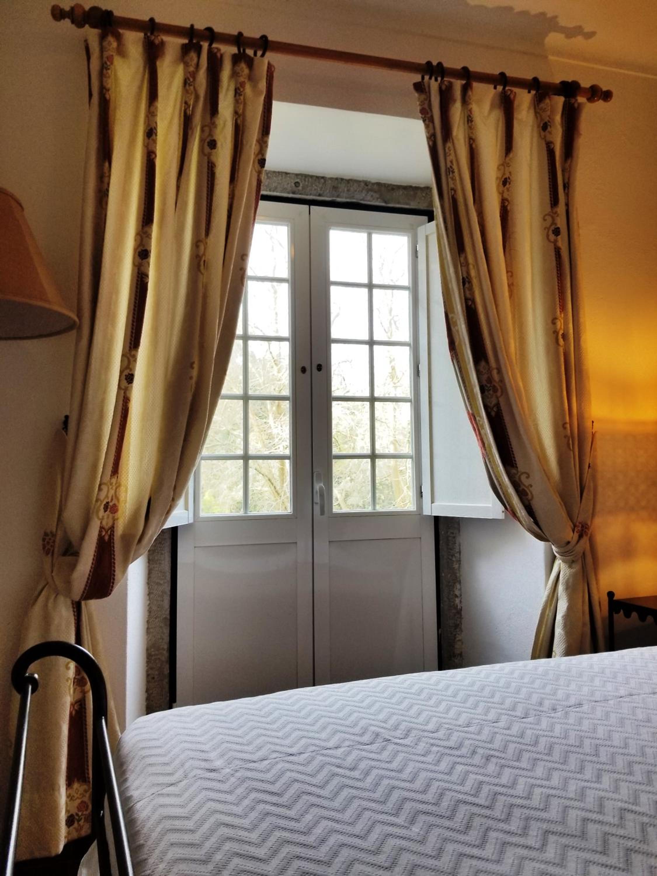Twin Room with Private Bathroom - Photo 3