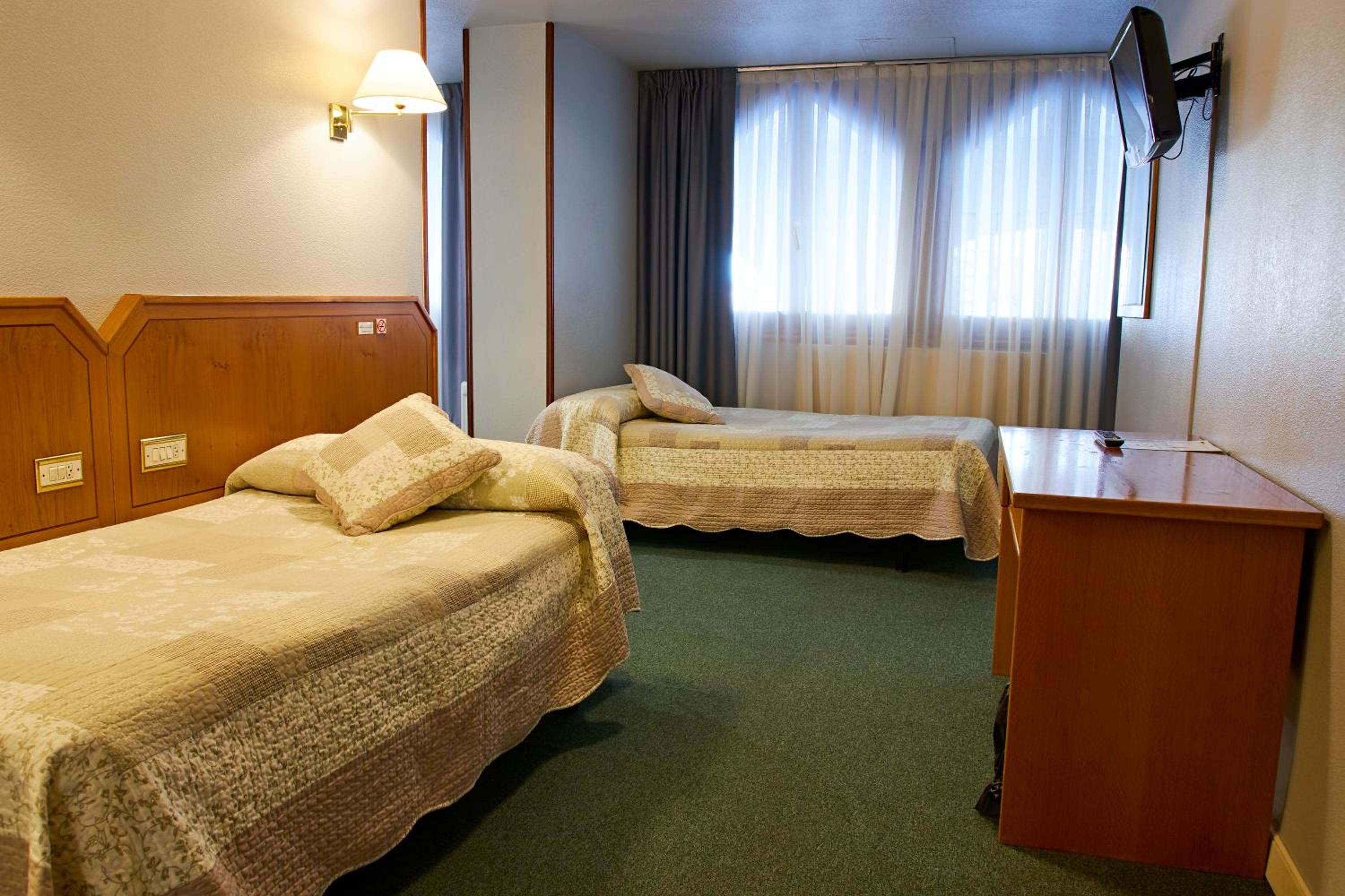 Double or Twin Room photo 2