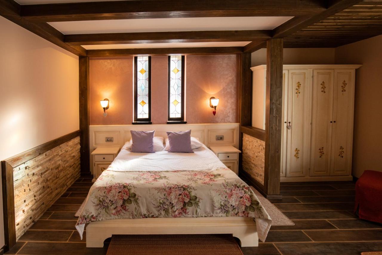 Maia Room Individual Entrance