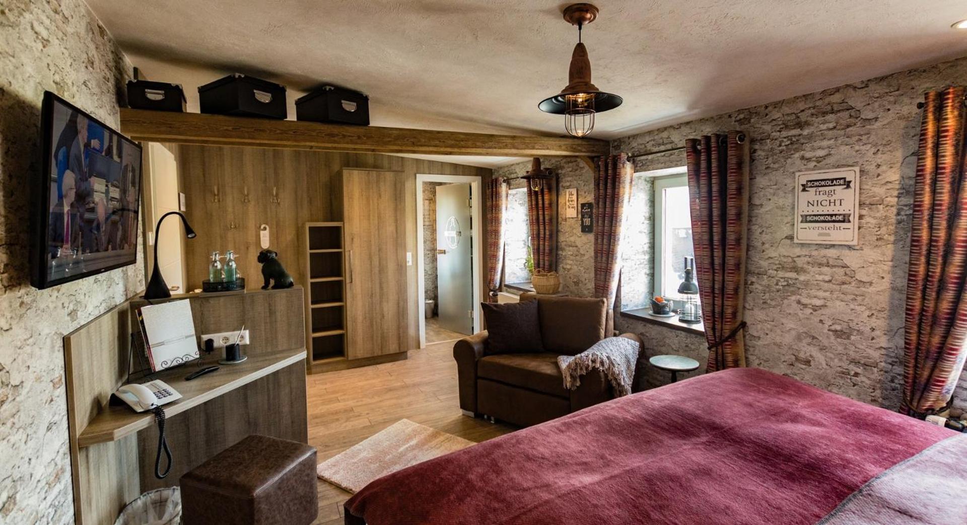 Double Room - Photo 5