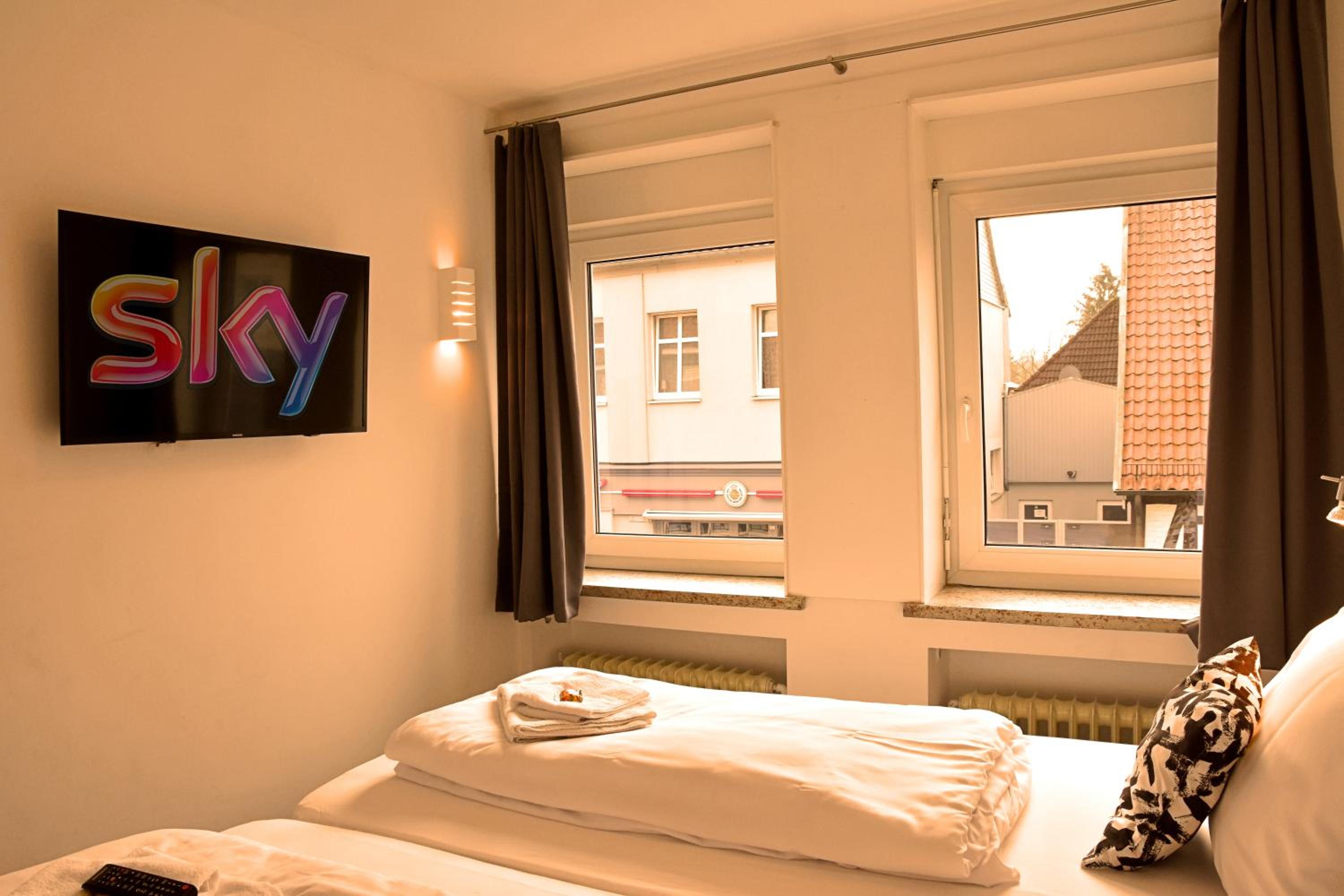 Standard Double Room - Photo 10