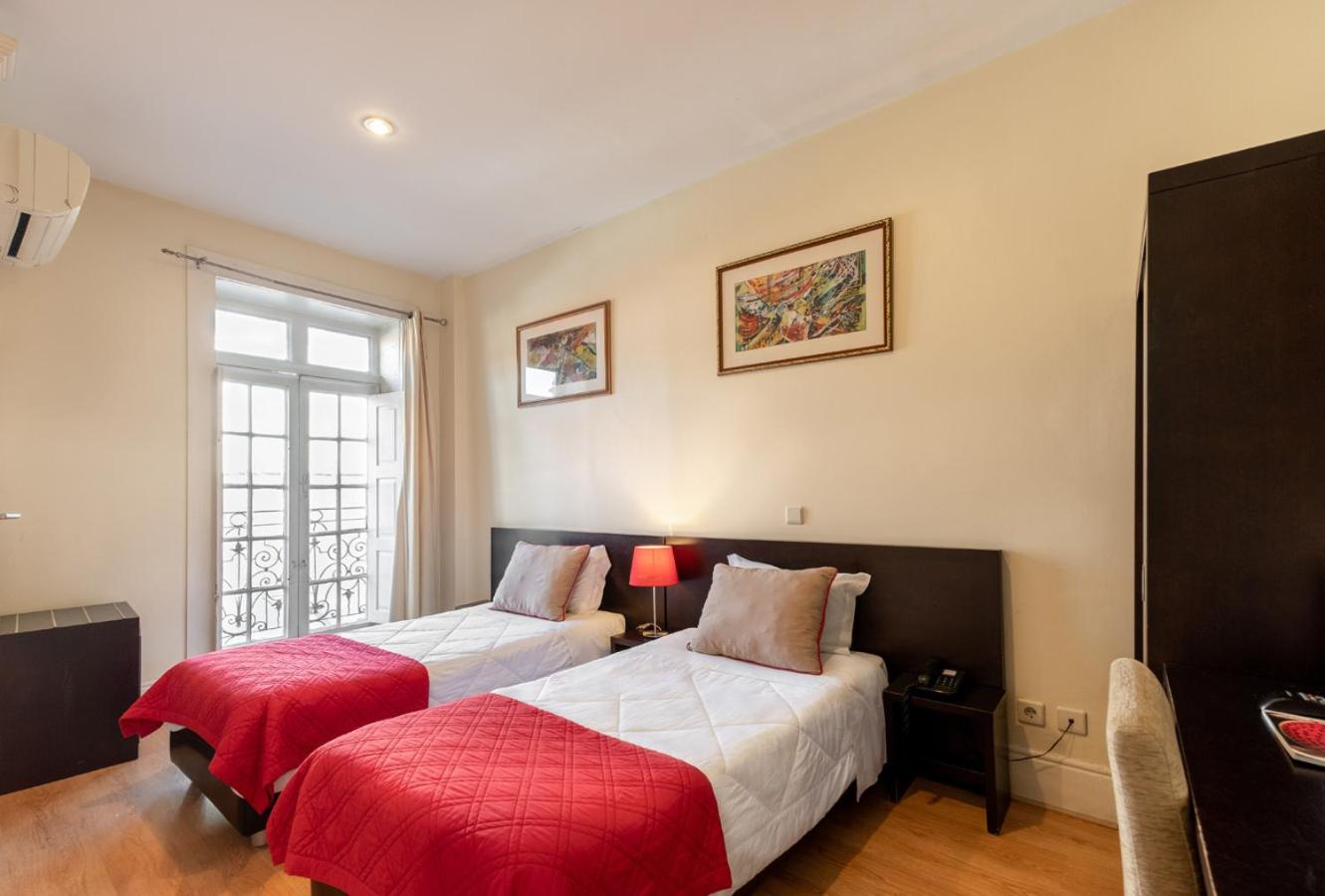 Twin Room - Photo 1