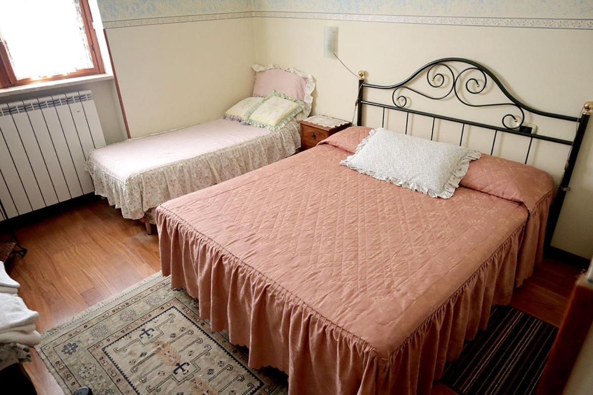 Double Room with Private Bathroom - Photo 3